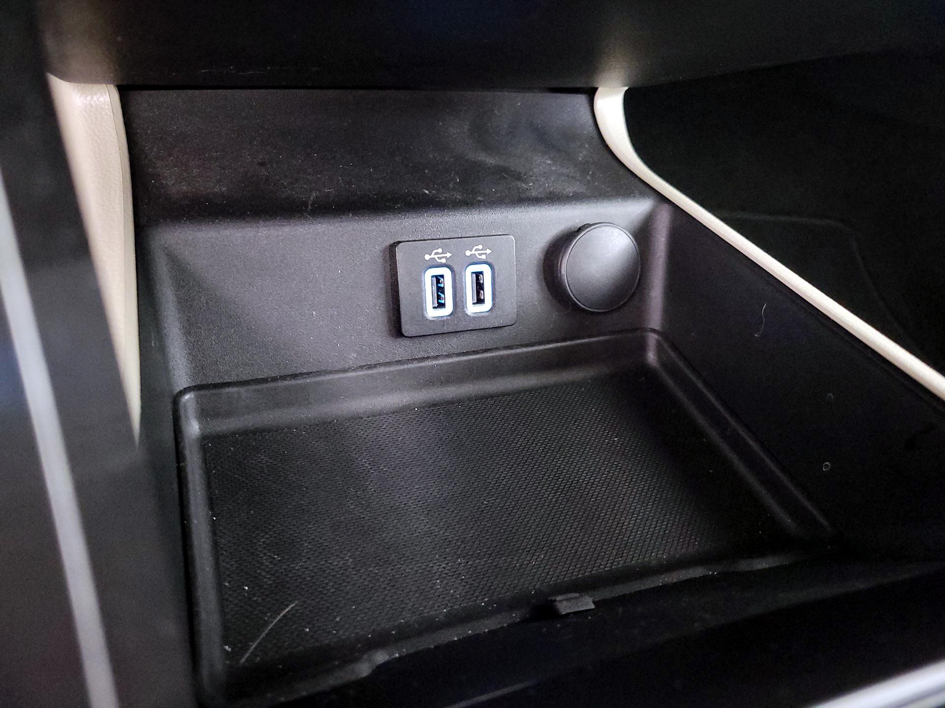 Thumbnail: 2020 Ford Fusion - 19