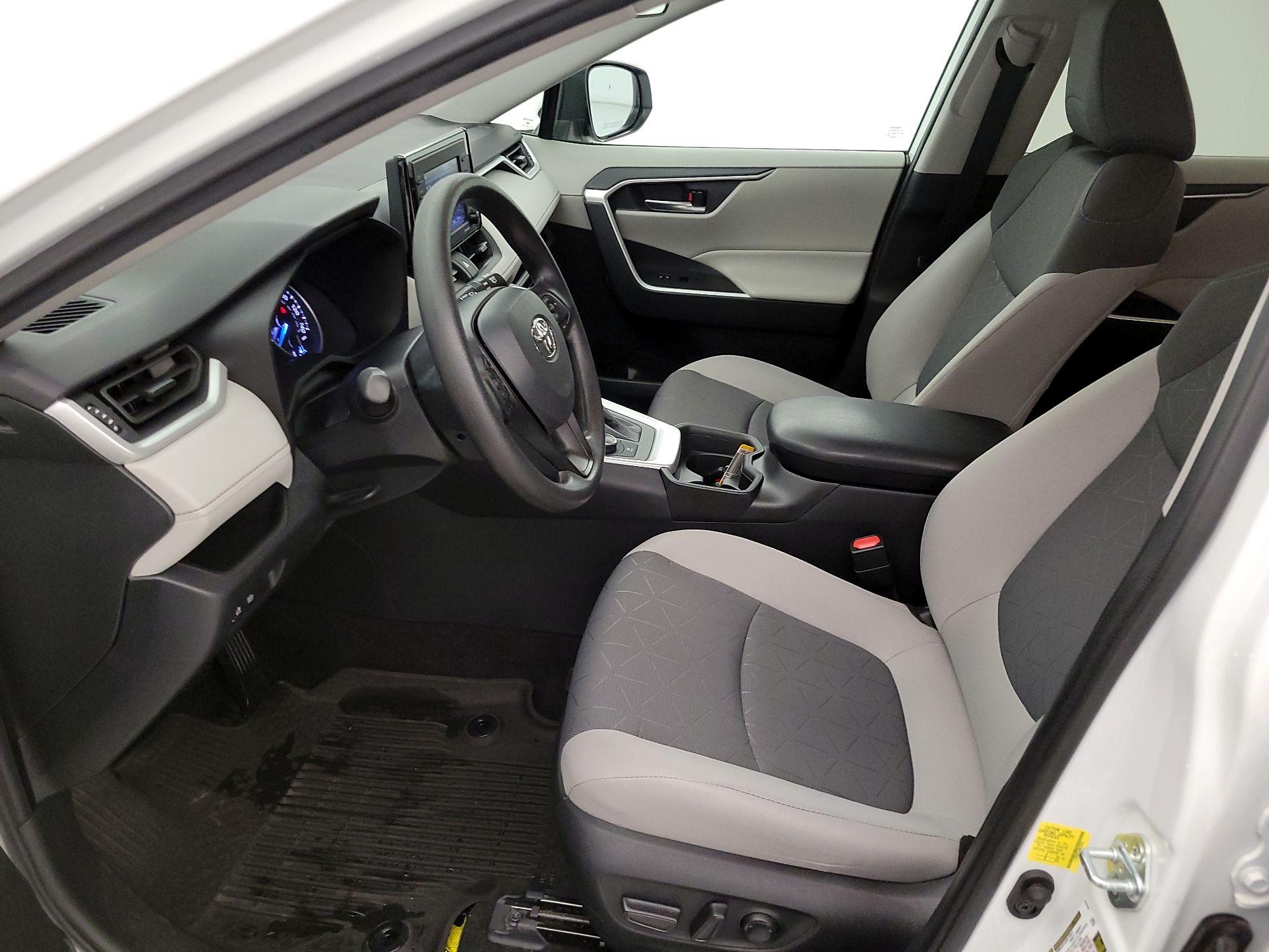 Thumbnail: 2021 Toyota RAV4 - 11