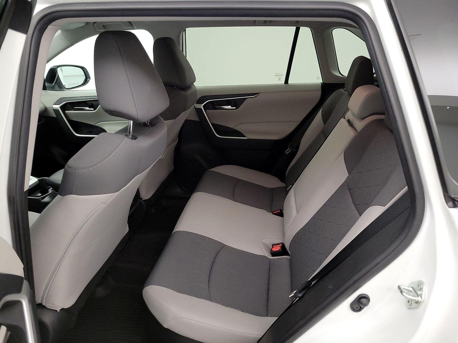 Thumbnail: 2021 Toyota RAV4 - 19