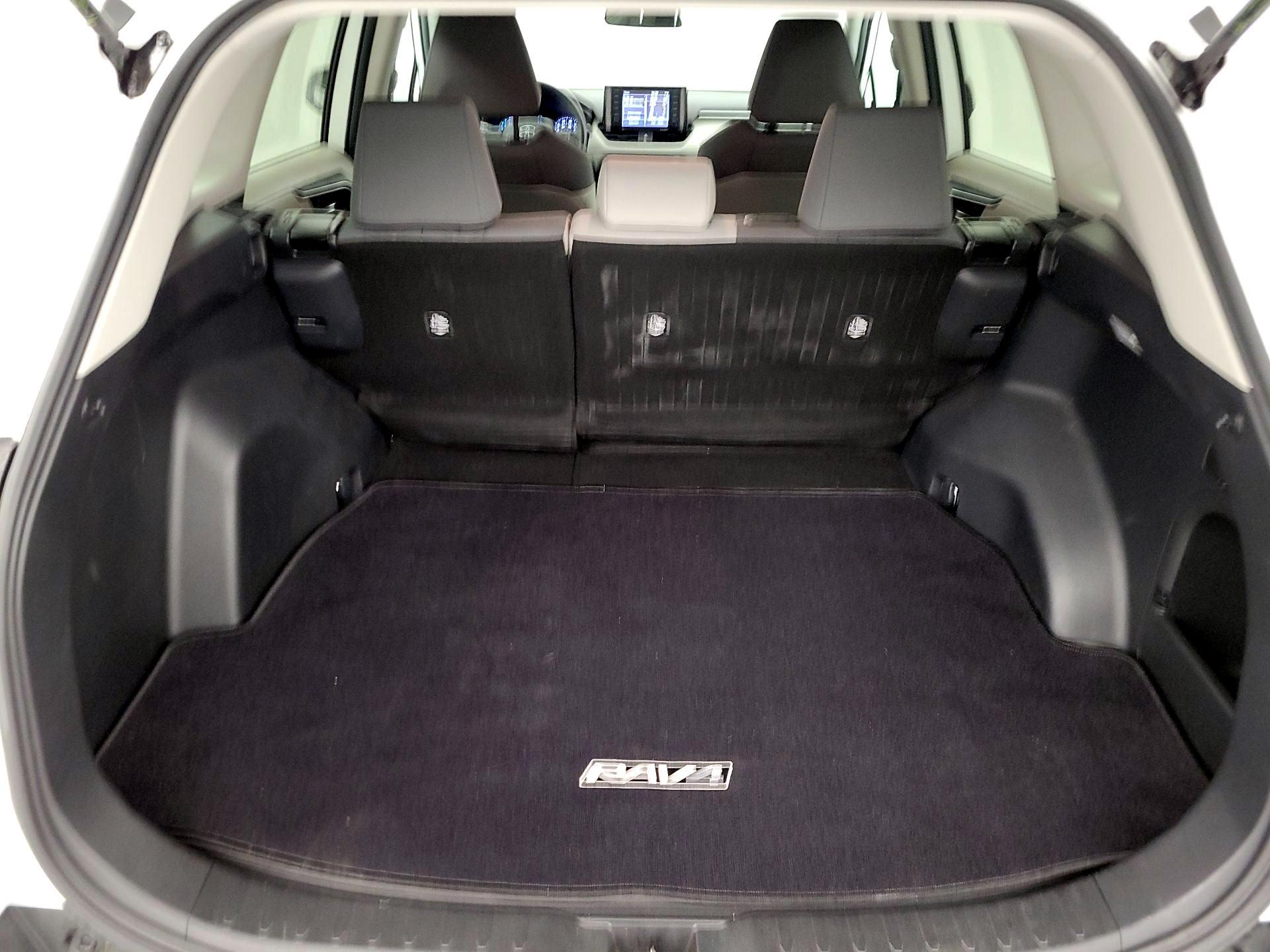 Thumbnail: 2021 Toyota RAV4 - 20