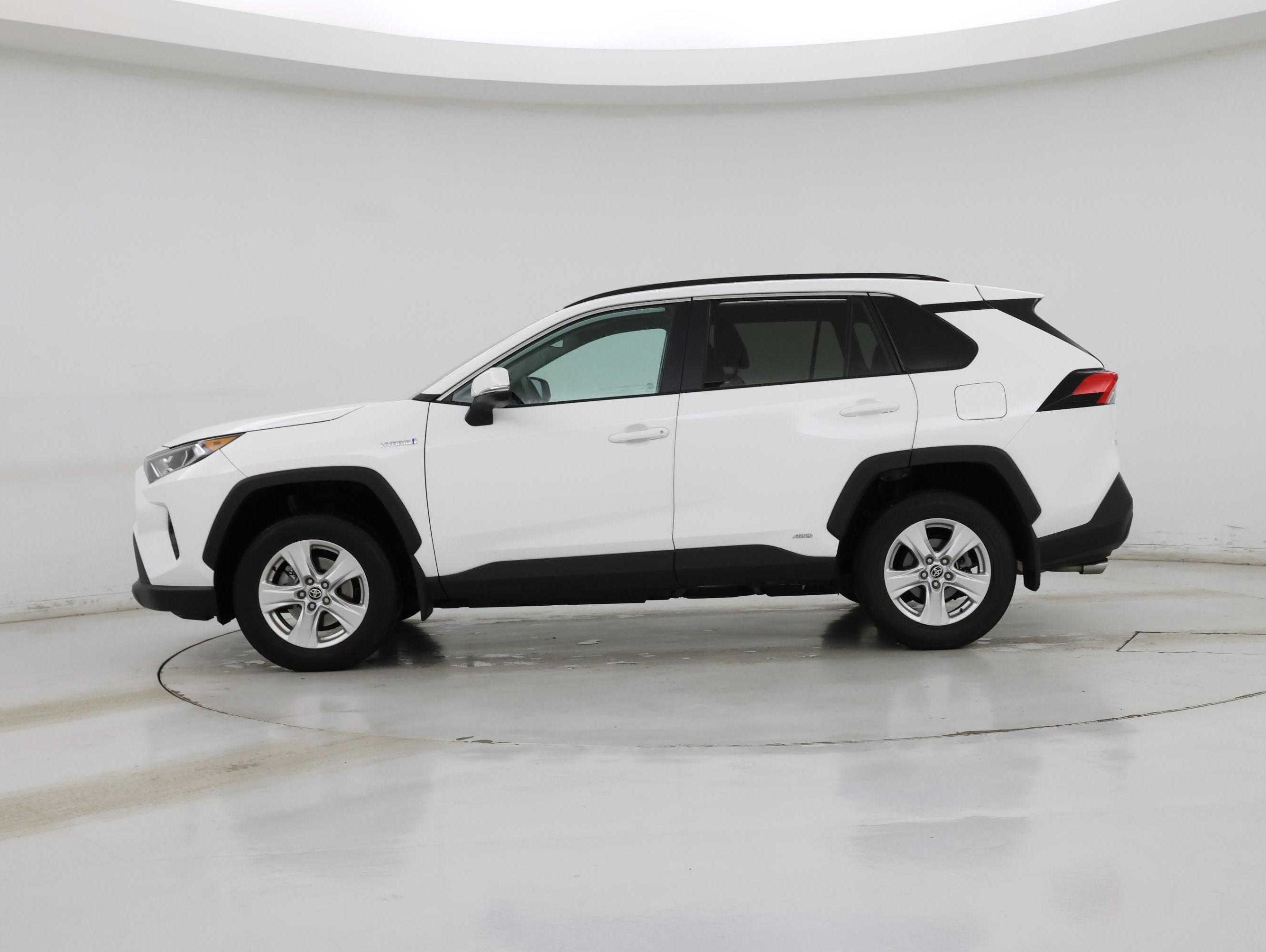 Thumbnail: 2021 Toyota RAV4 - 3
