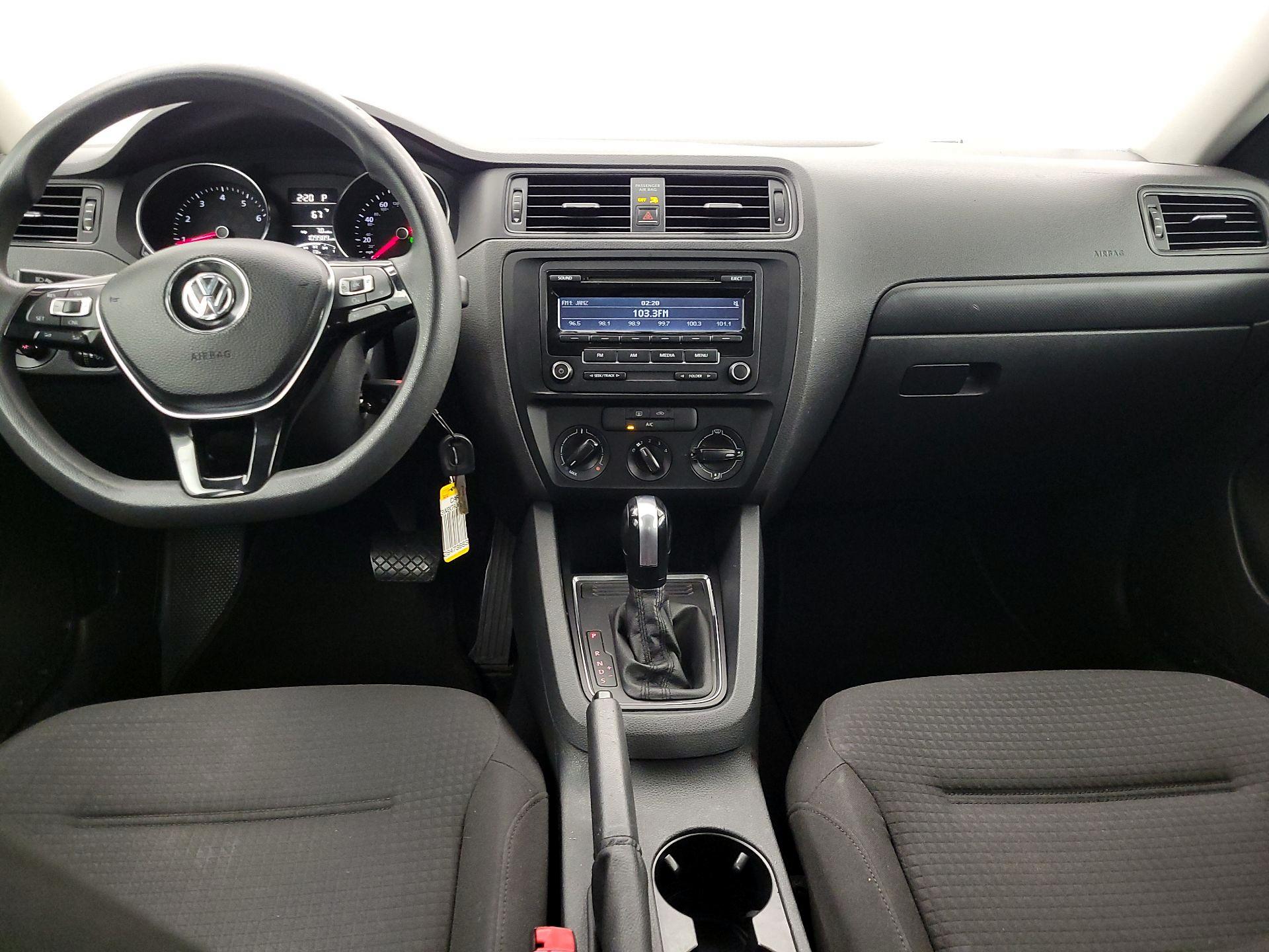 Thumbnail: 2015 Volkswagen Jetta - 9