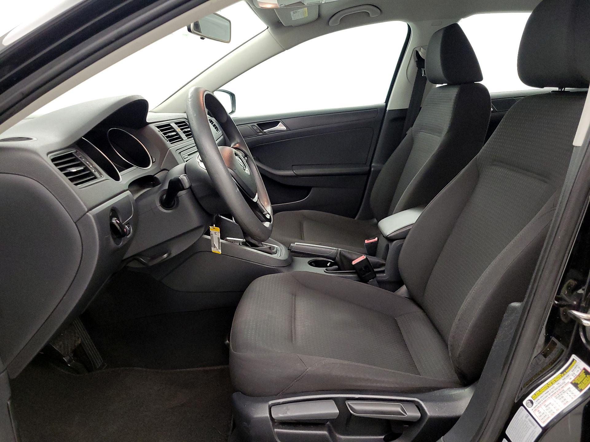 Thumbnail: 2015 Volkswagen Jetta - 11