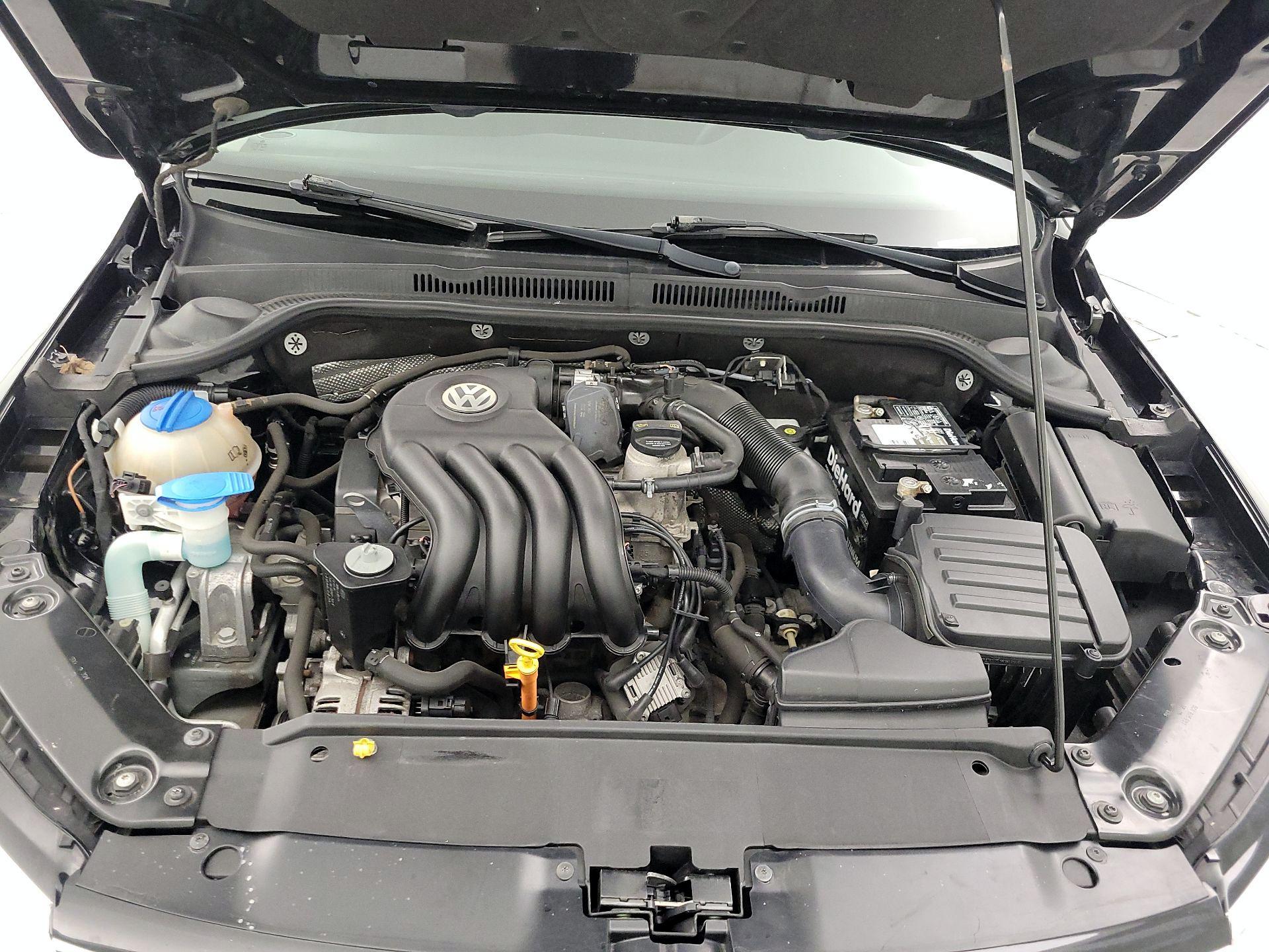 Thumbnail: 2015 Volkswagen Jetta - 20