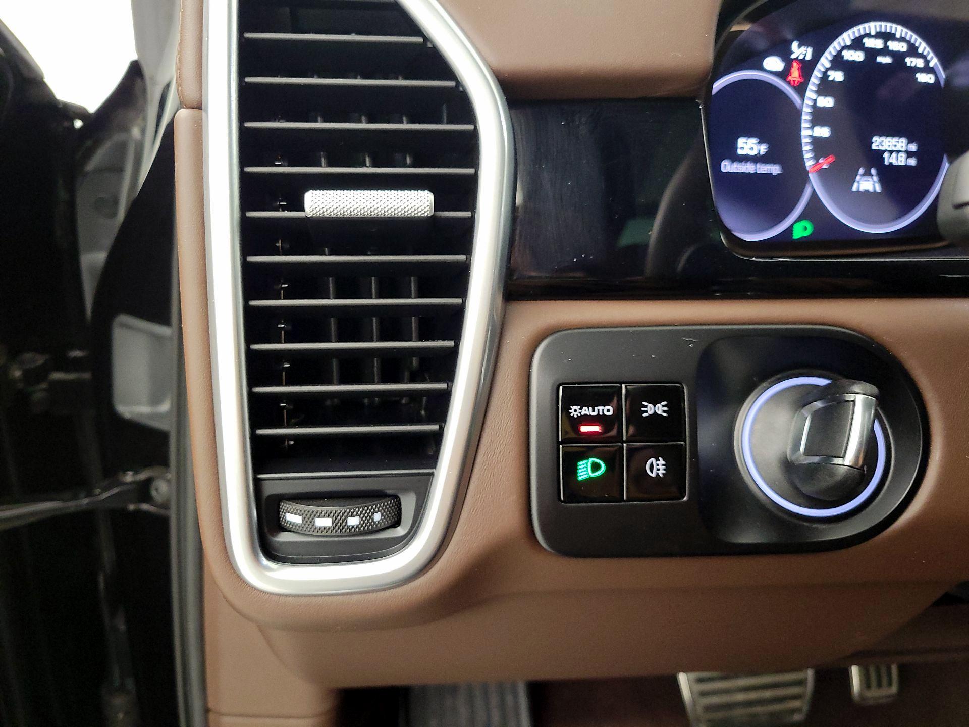 Thumbnail: 2020 Porsche Cayenne - 13