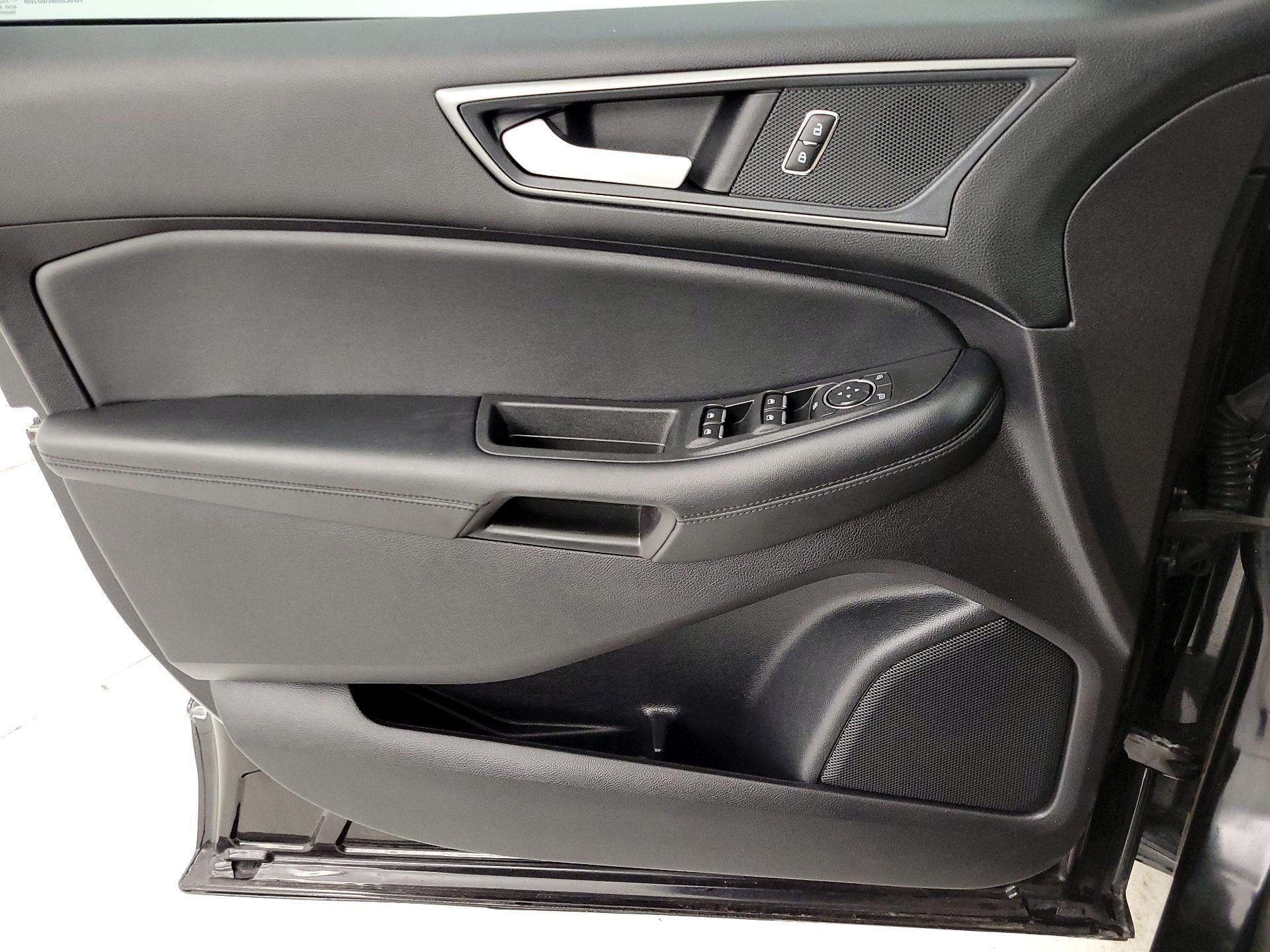 Thumbnail: 2022 Ford Edge - 12