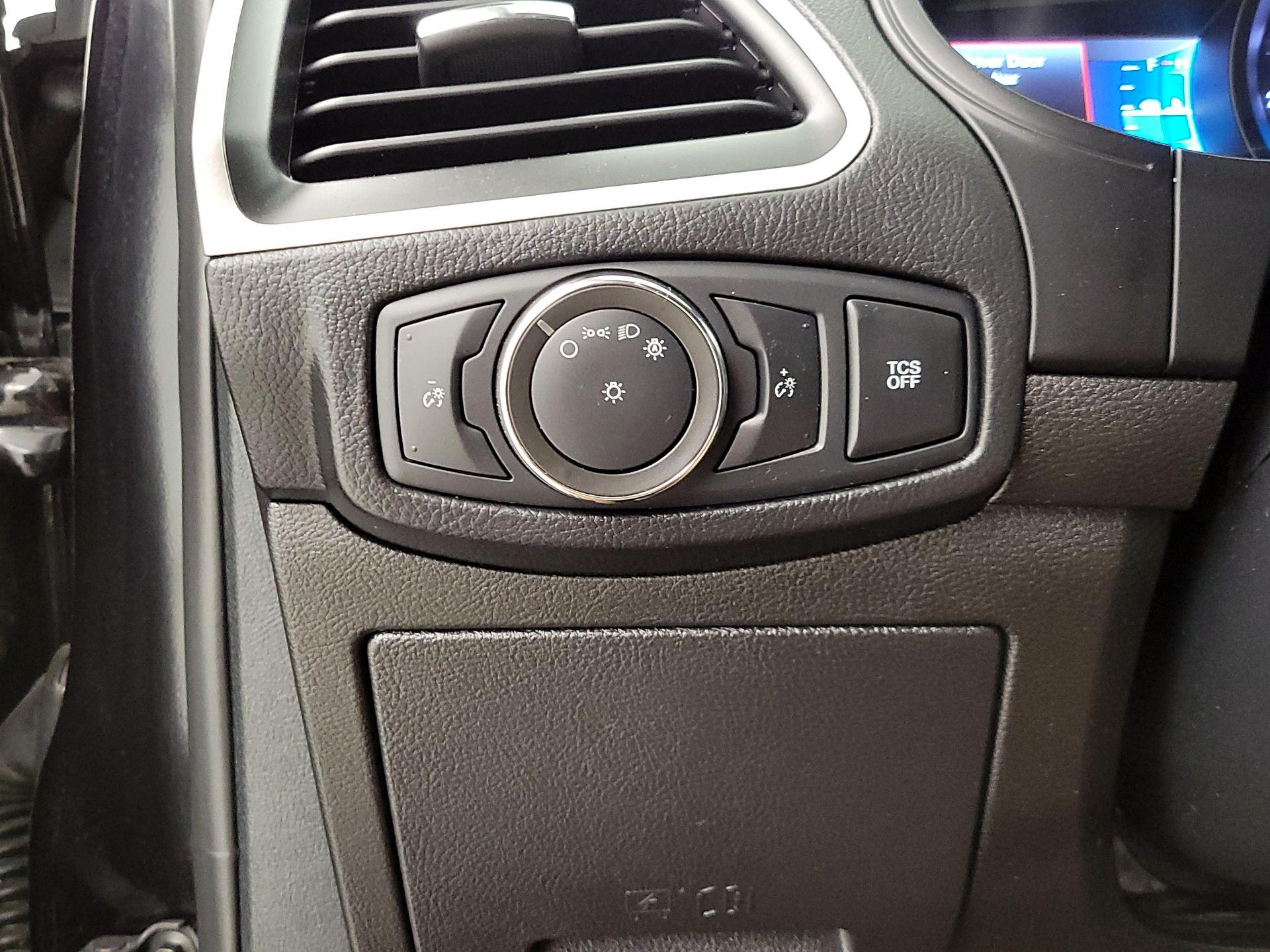 Thumbnail: 2022 Ford Edge - 13