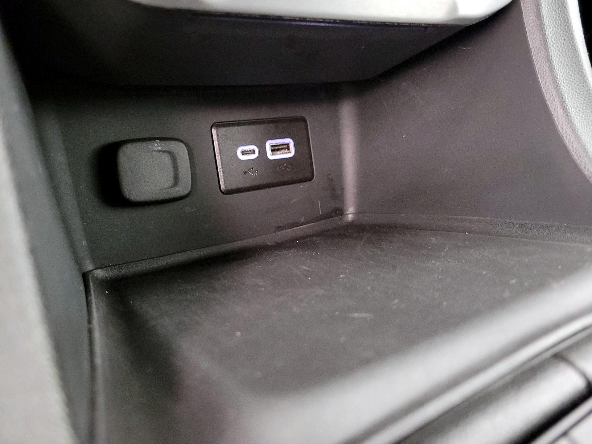 Thumbnail: 2023 GMC Acadia - 18