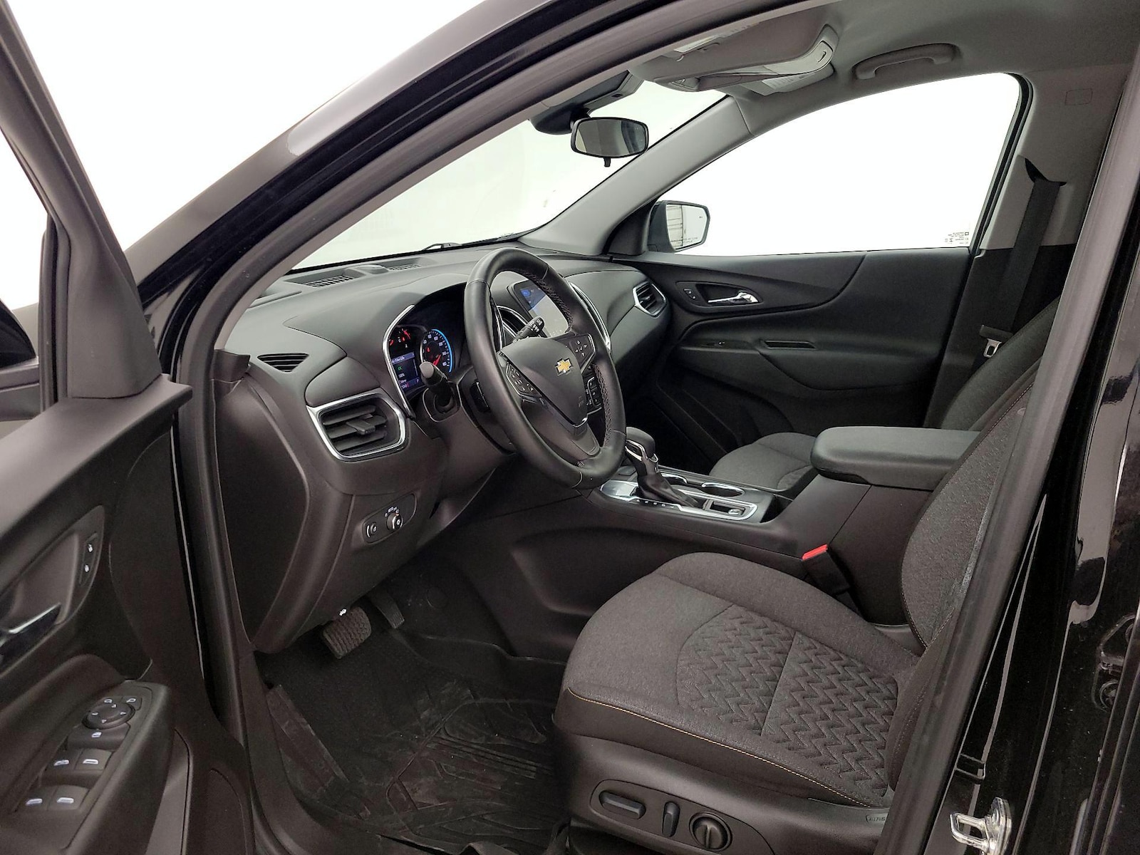 2024 Chevrolet Equinox LT - Photo 12
