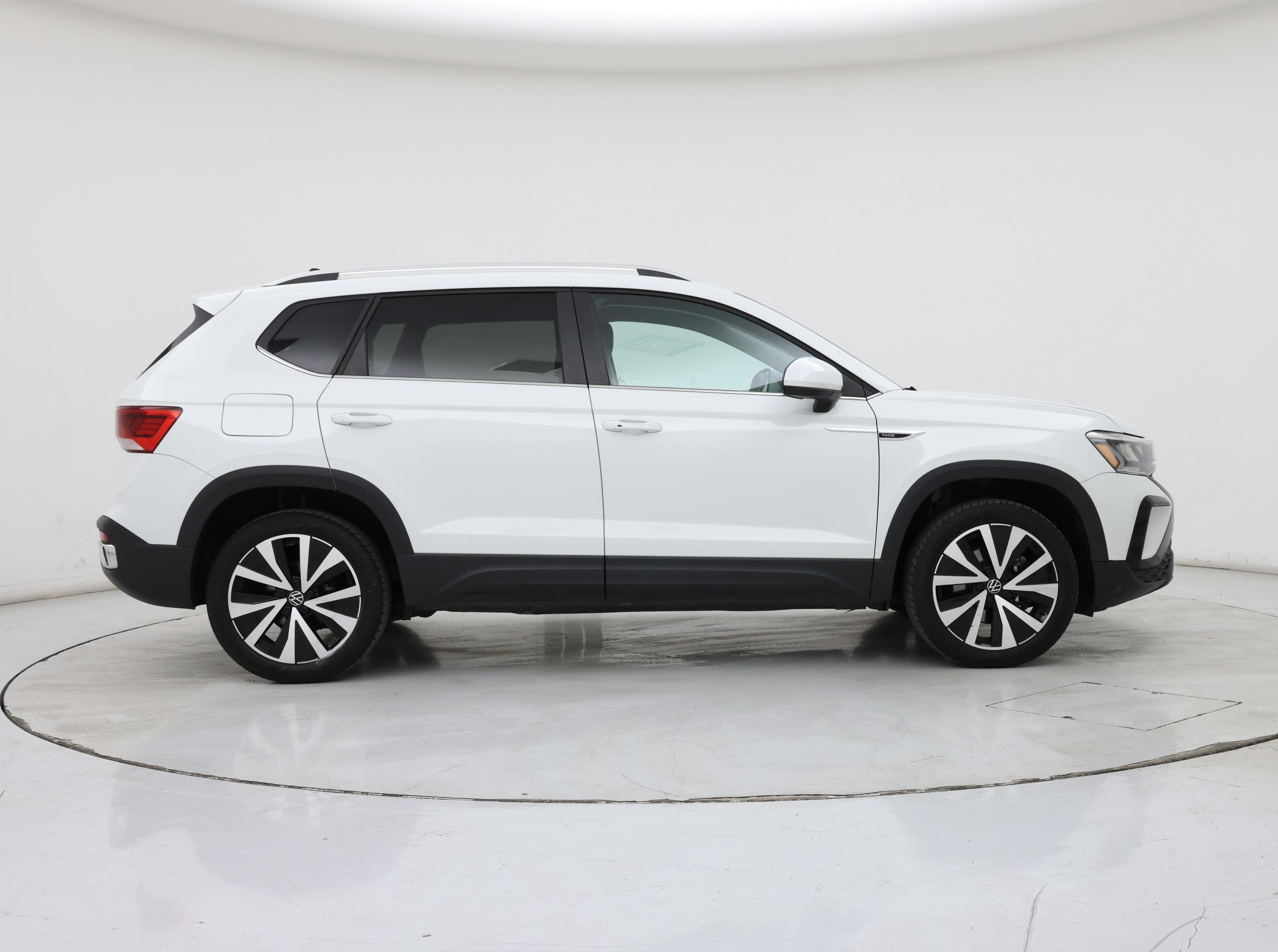 Thumbnail: 2024 Volkswagen Taos - 7