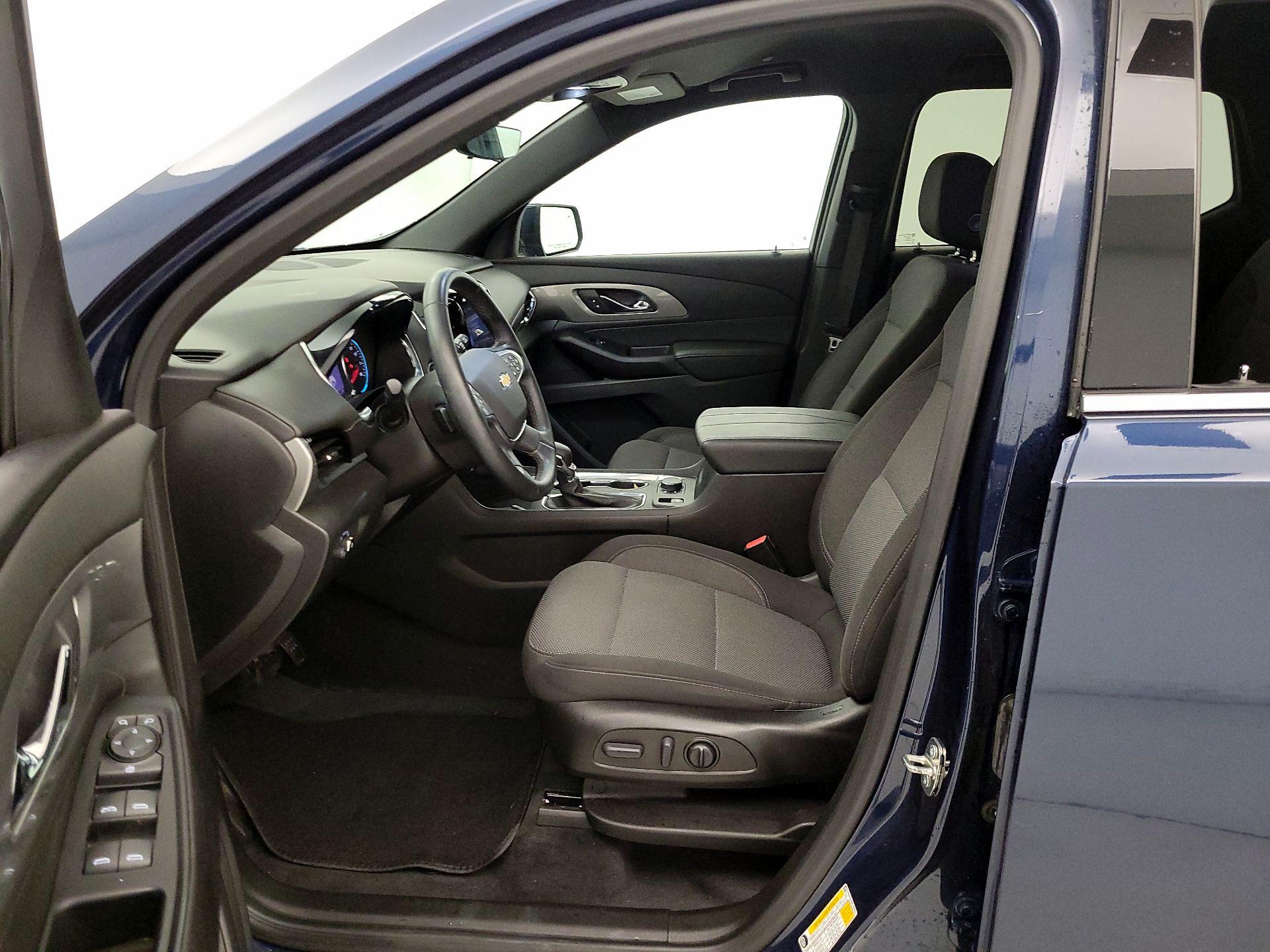 Thumbnail: 2023 Chevrolet Traverse - 11