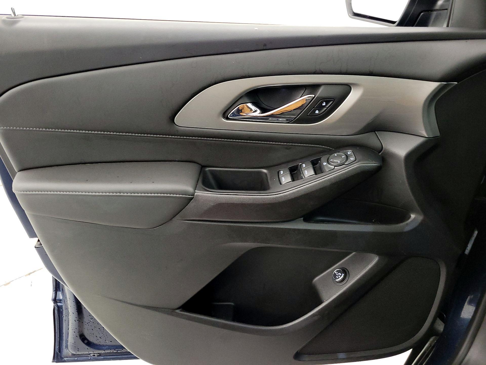 Thumbnail: 2023 Chevrolet Traverse - 12