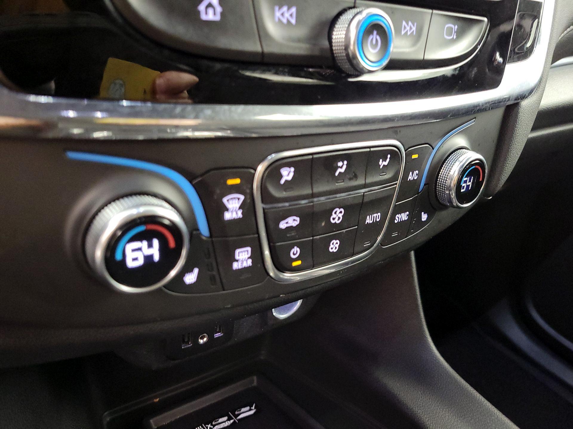 Thumbnail: 2023 Chevrolet Traverse - 16