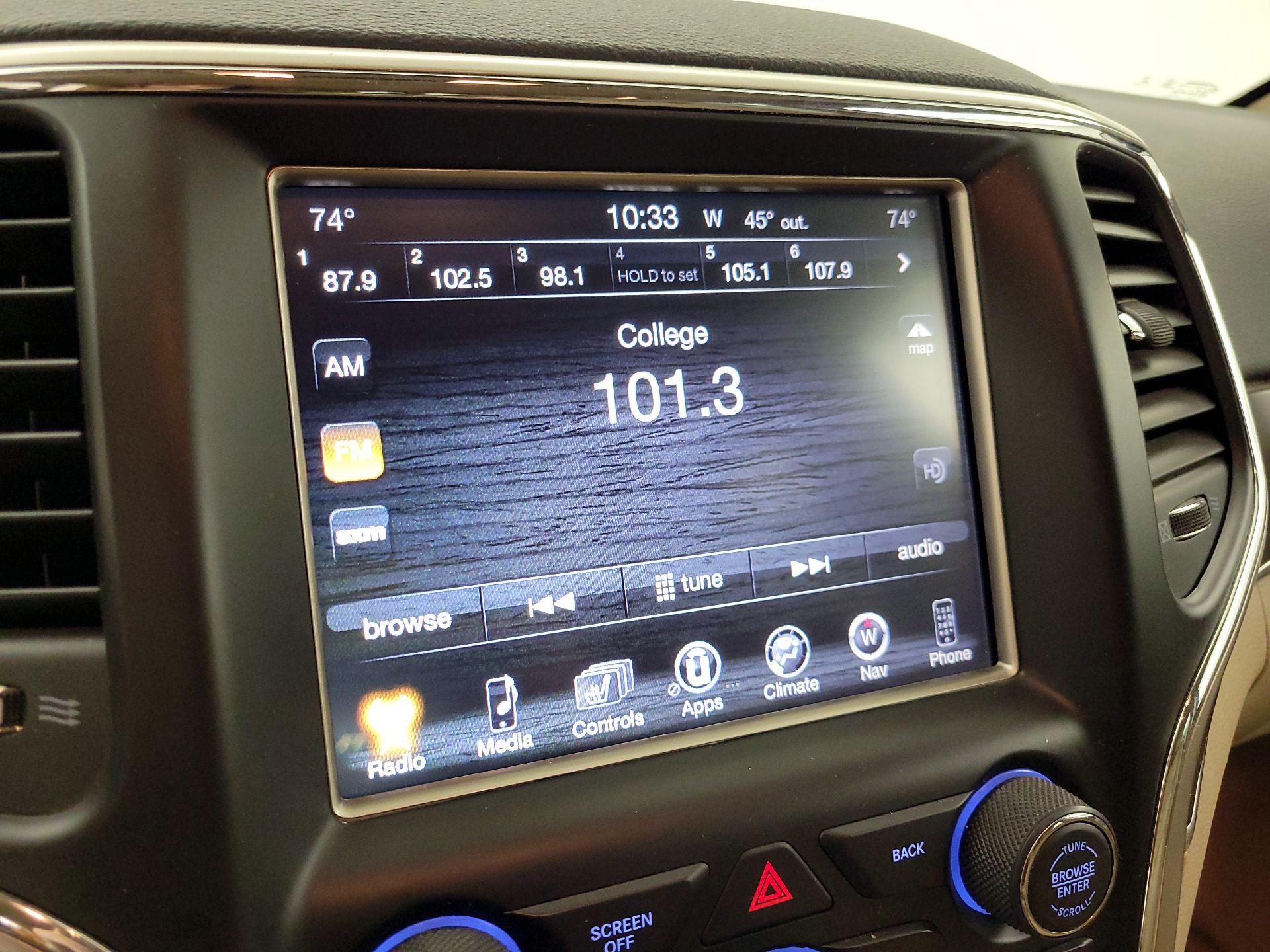 Thumbnail: 2015 Jeep Grand Cherokee - 16