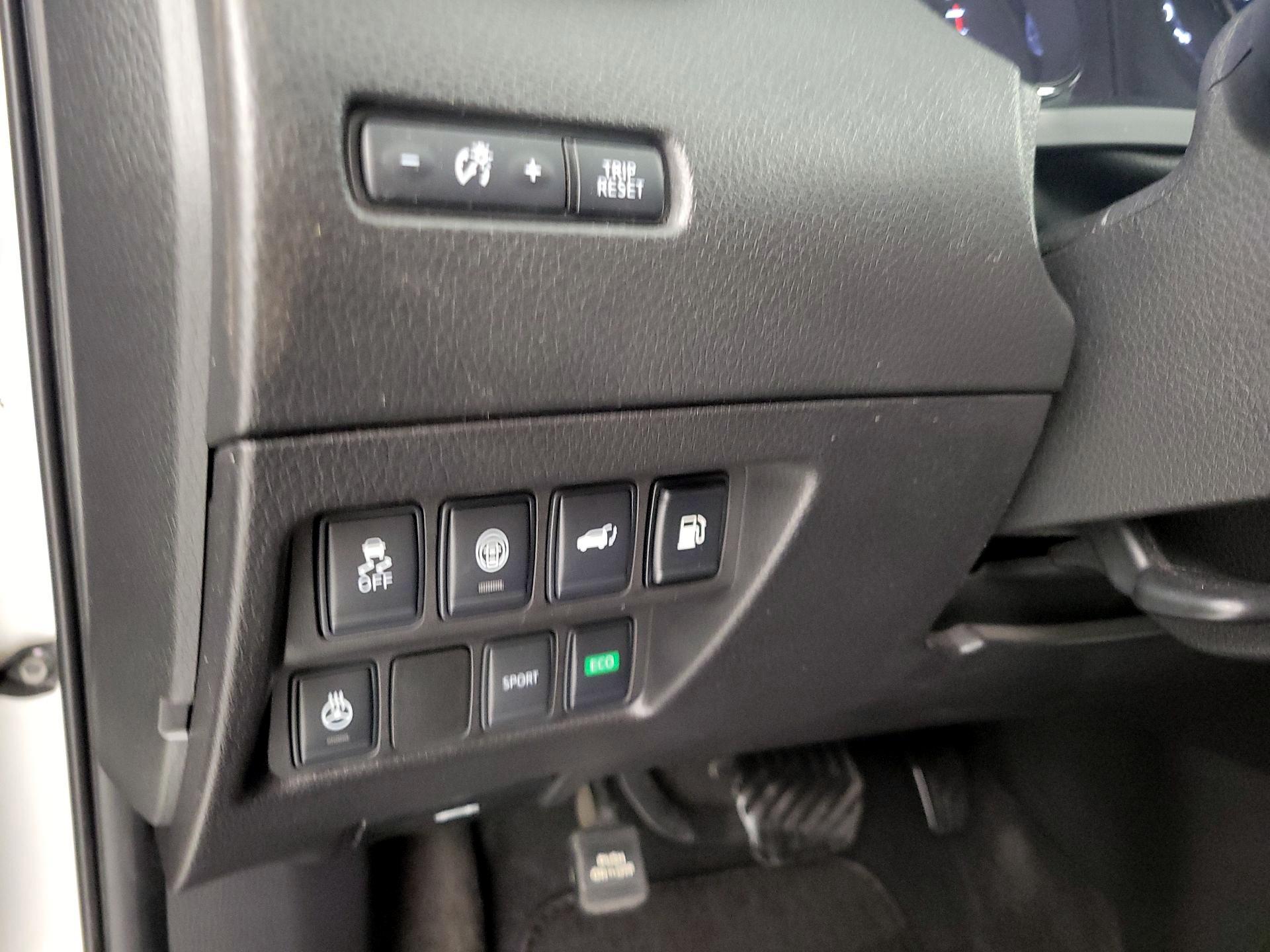 Thumbnail: 2018 Nissan Rogue - 13