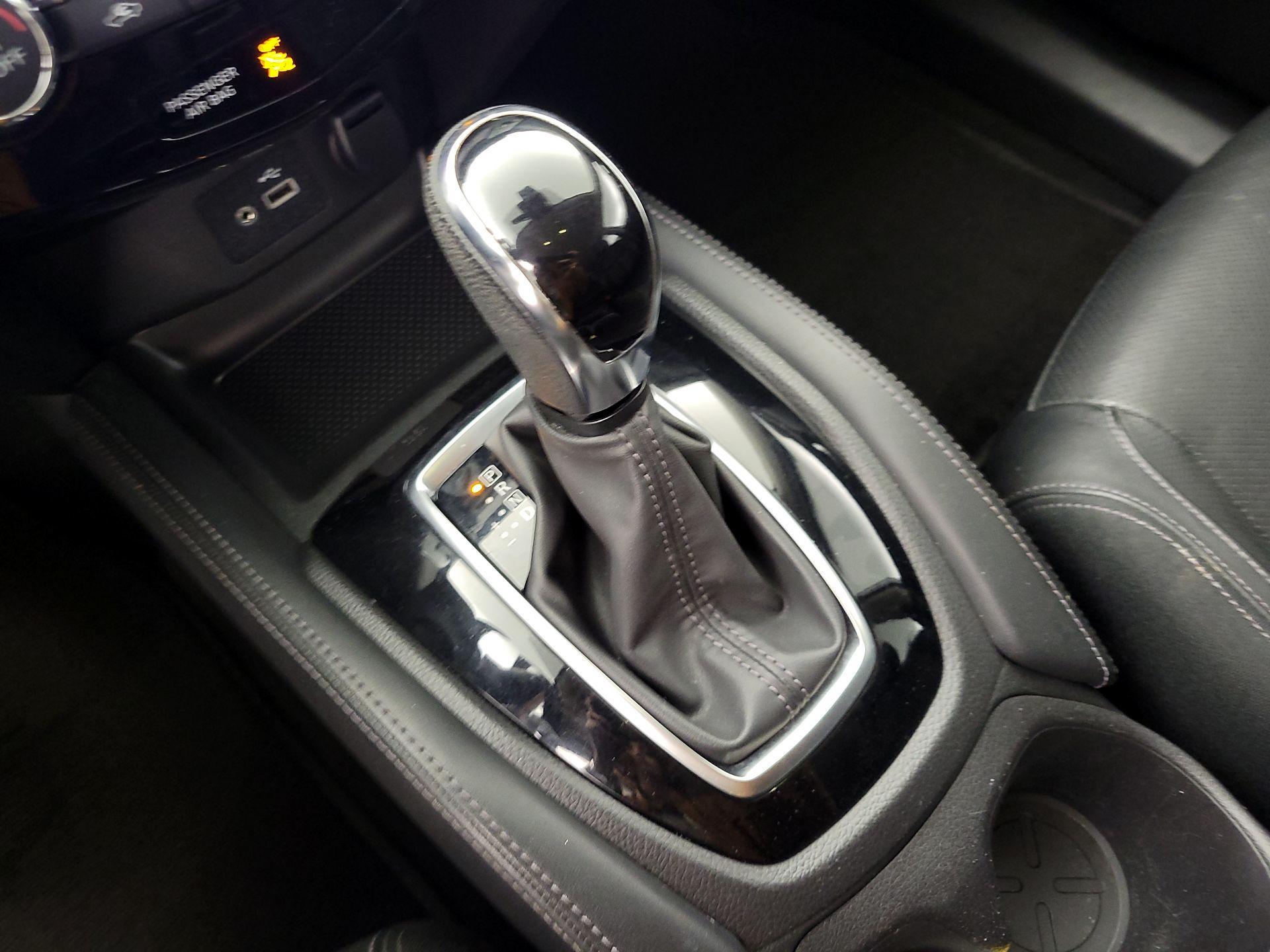 Thumbnail: 2018 Nissan Rogue - 18