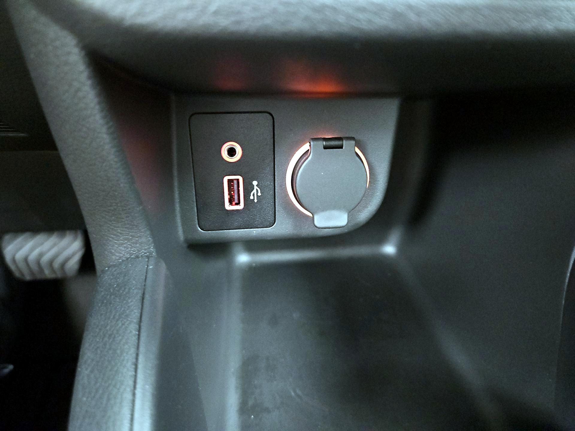 Thumbnail: 2025 Nissan Kicks - 18