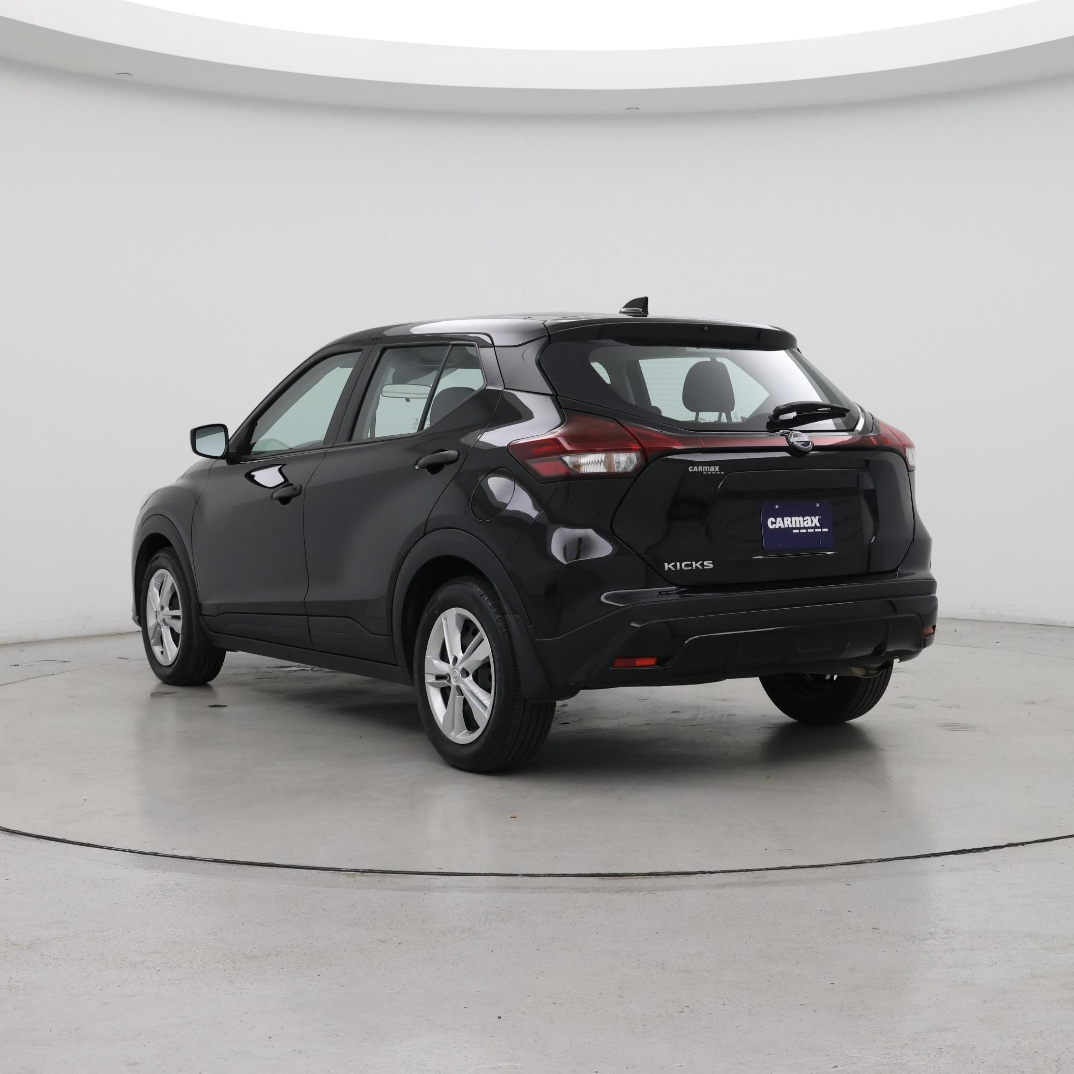 Thumbnail: 2025 Nissan Kicks - 2