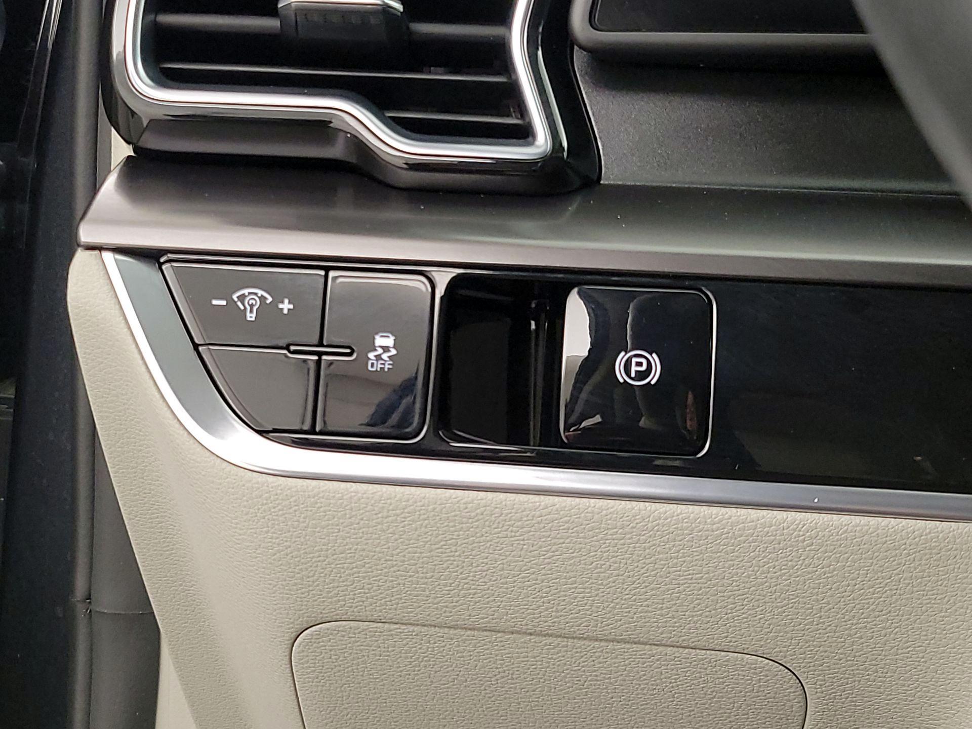 Thumbnail: 2025 Kia Sportage - 13