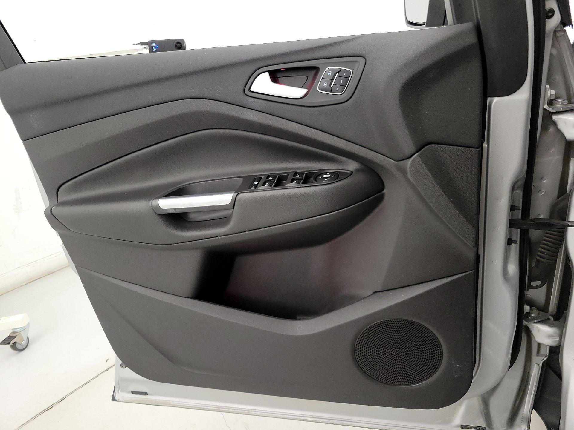 Thumbnail: 2016 Ford Escape - 12