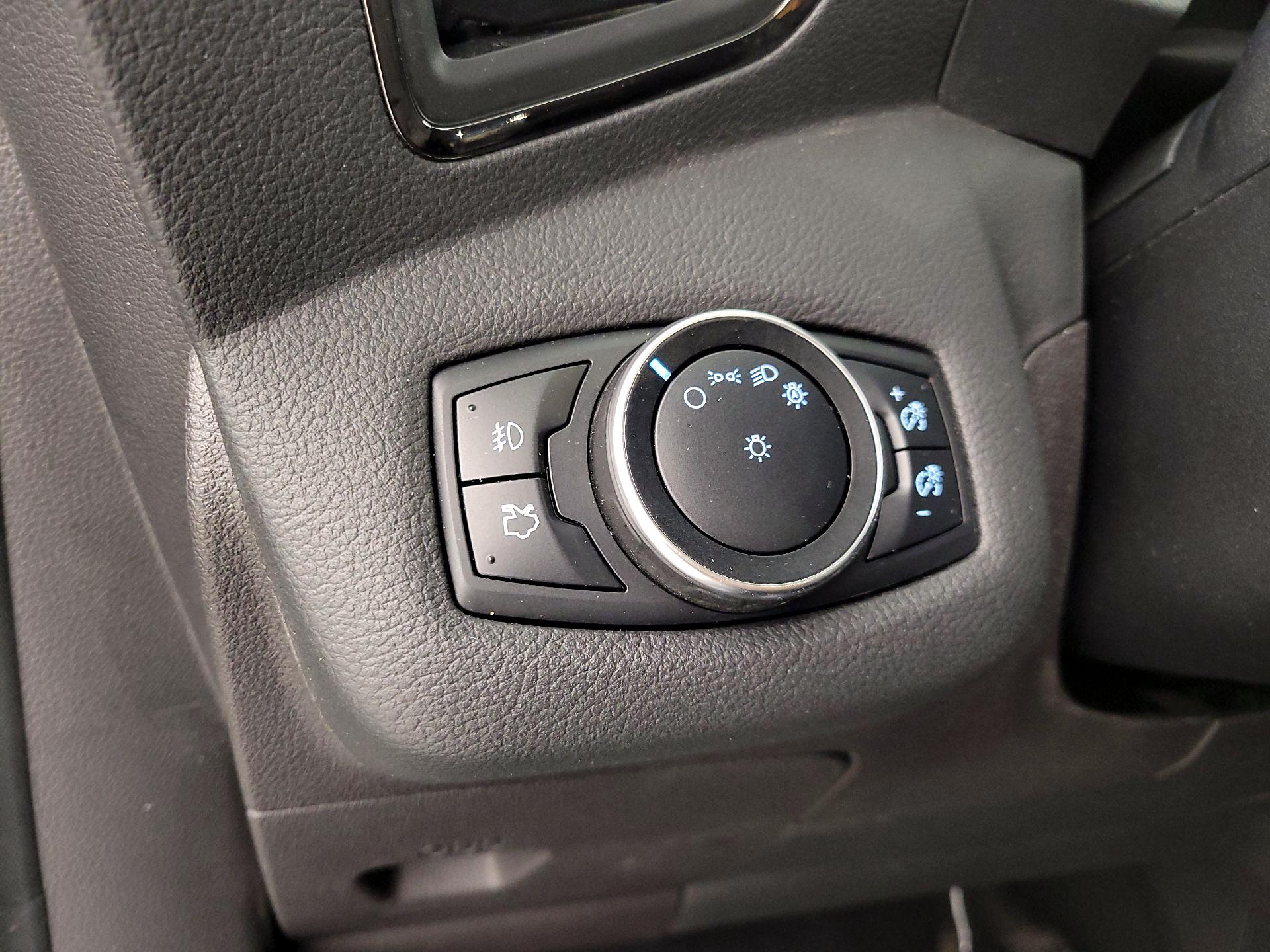 Thumbnail: 2016 Ford Escape - 13