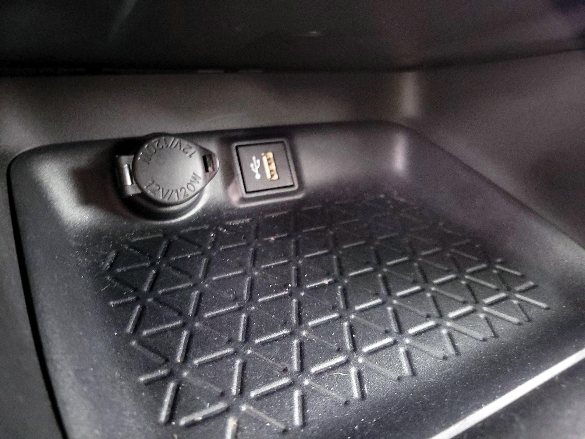 Thumbnail: 2025 Toyota RAV4 - 18