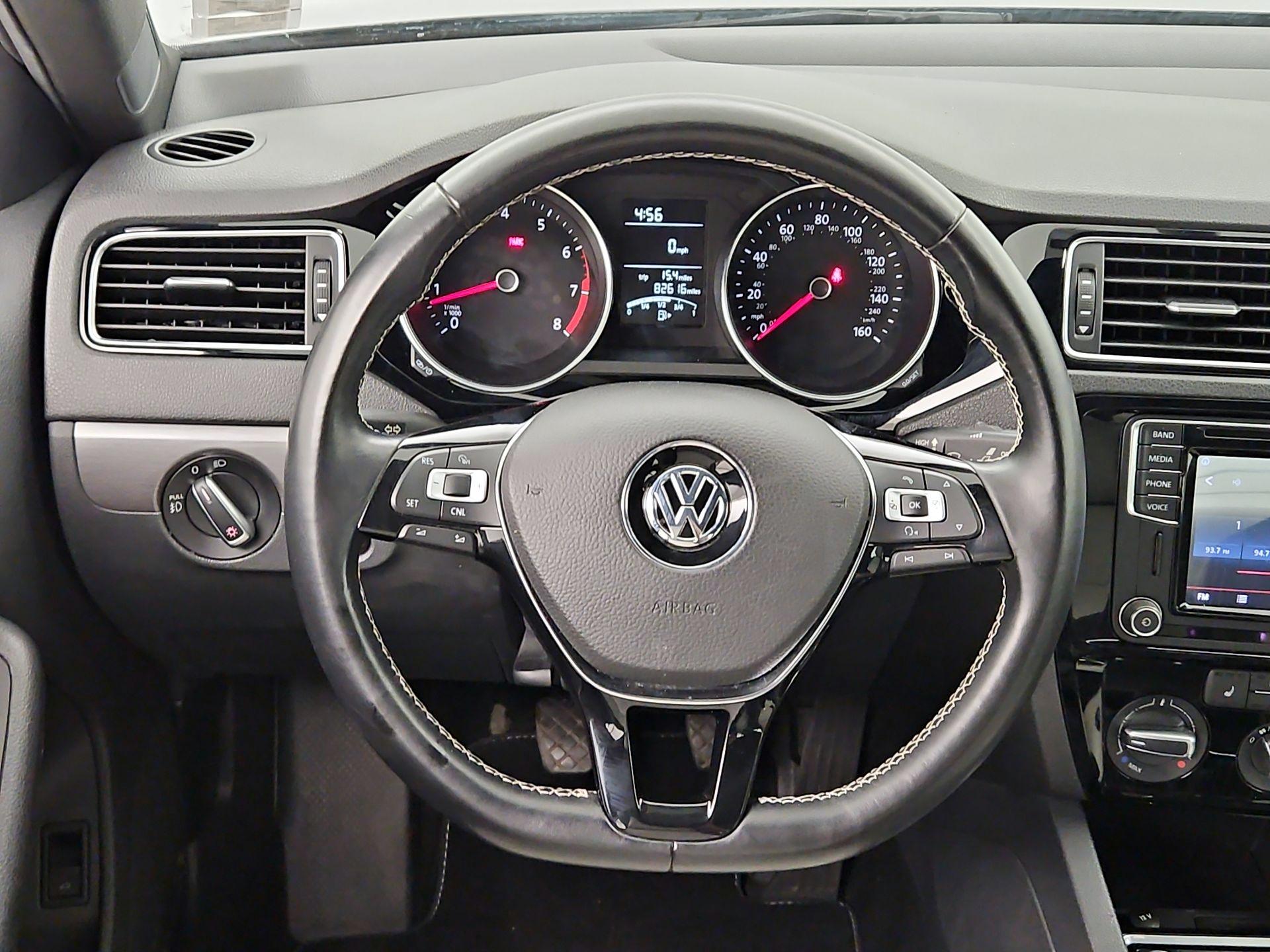 Thumbnail: 2016 Volkswagen Jetta - 10