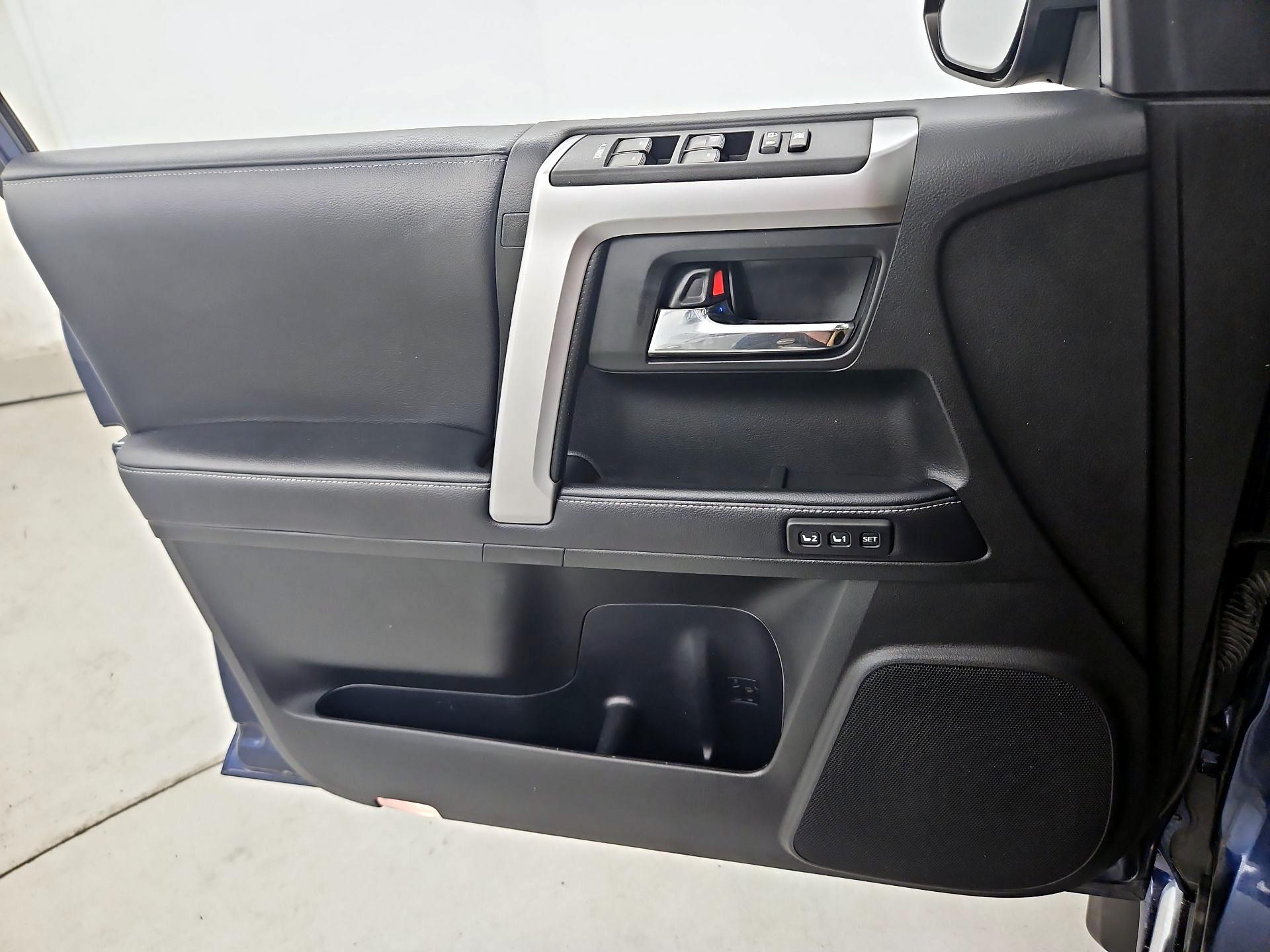 Thumbnail: 2019 Toyota 4Runner - 12