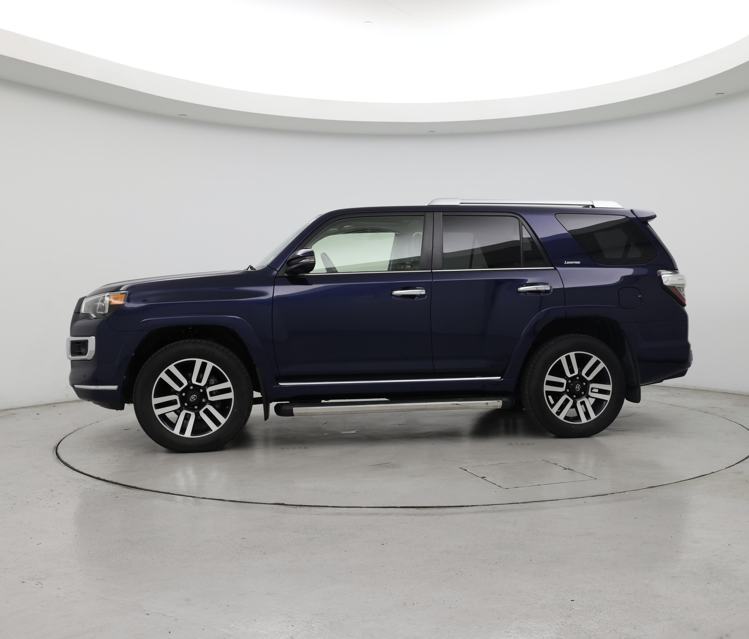 Thumbnail: 2019 Toyota 4Runner - 3