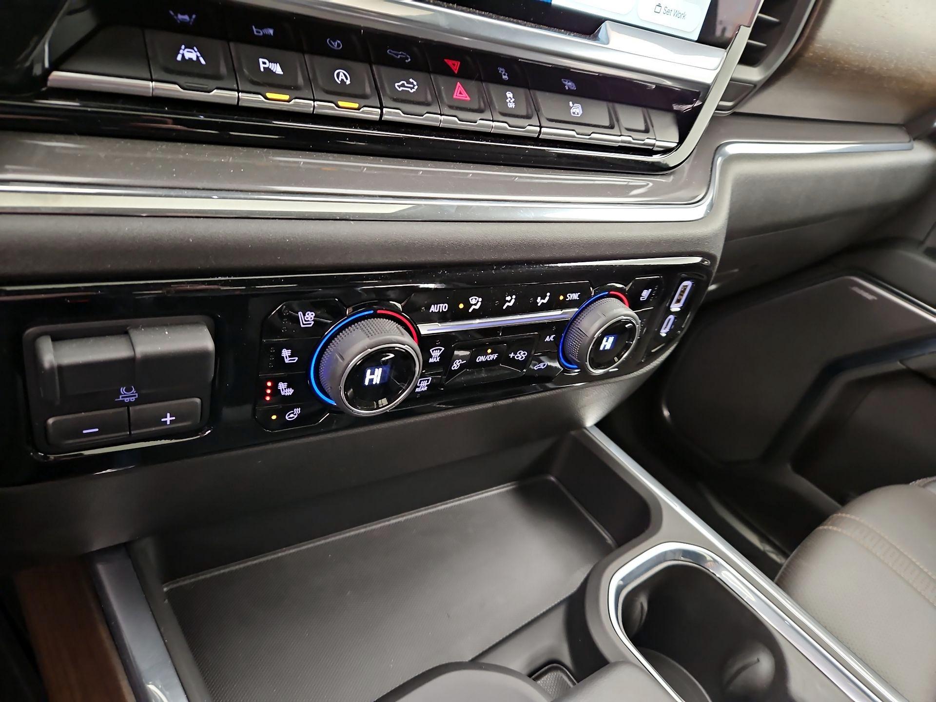 Thumbnail: 2024 Chevrolet Silverado 1500 - 17