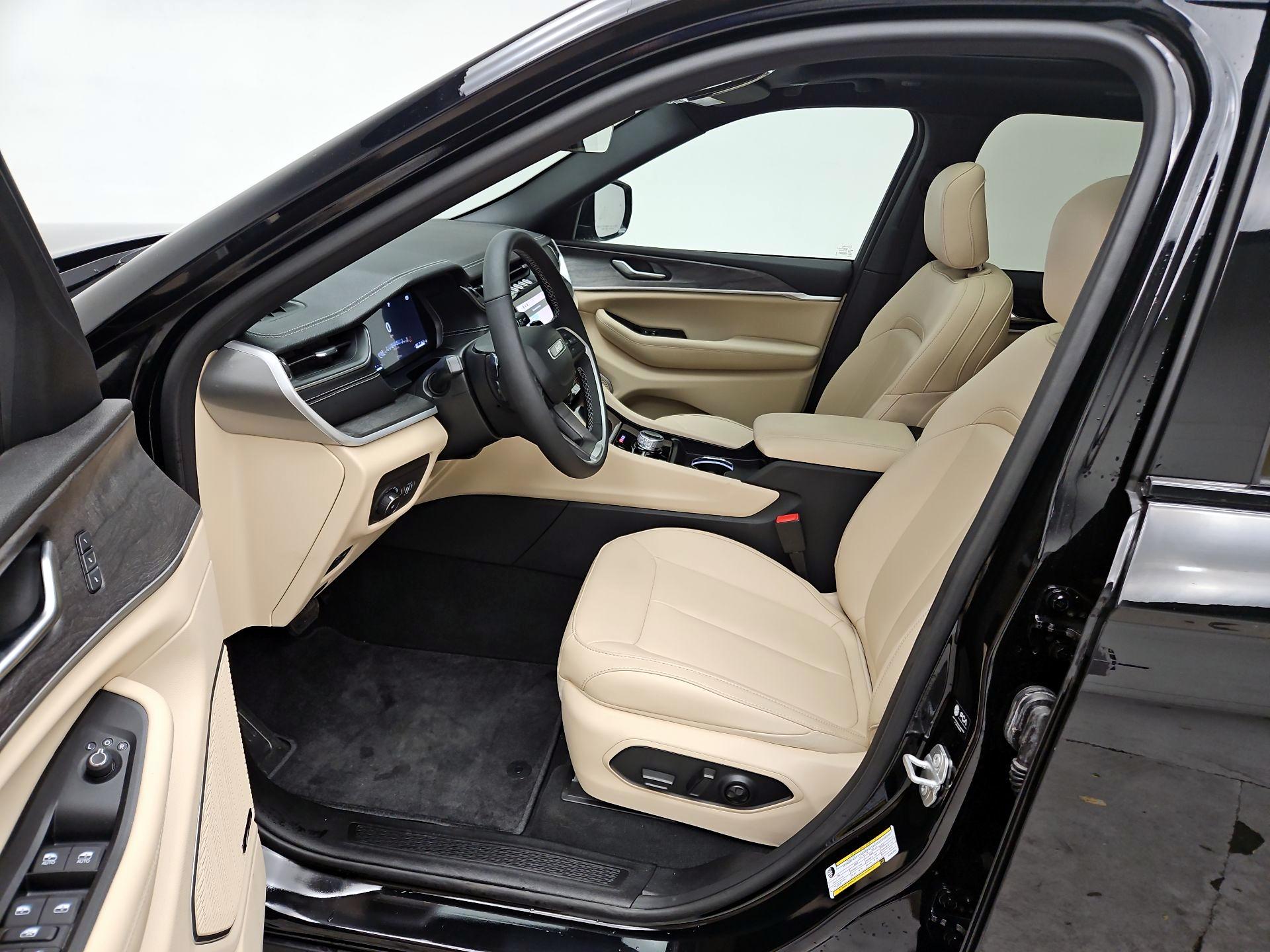 Thumbnail: 2025 Jeep Grand Cherokee - 11