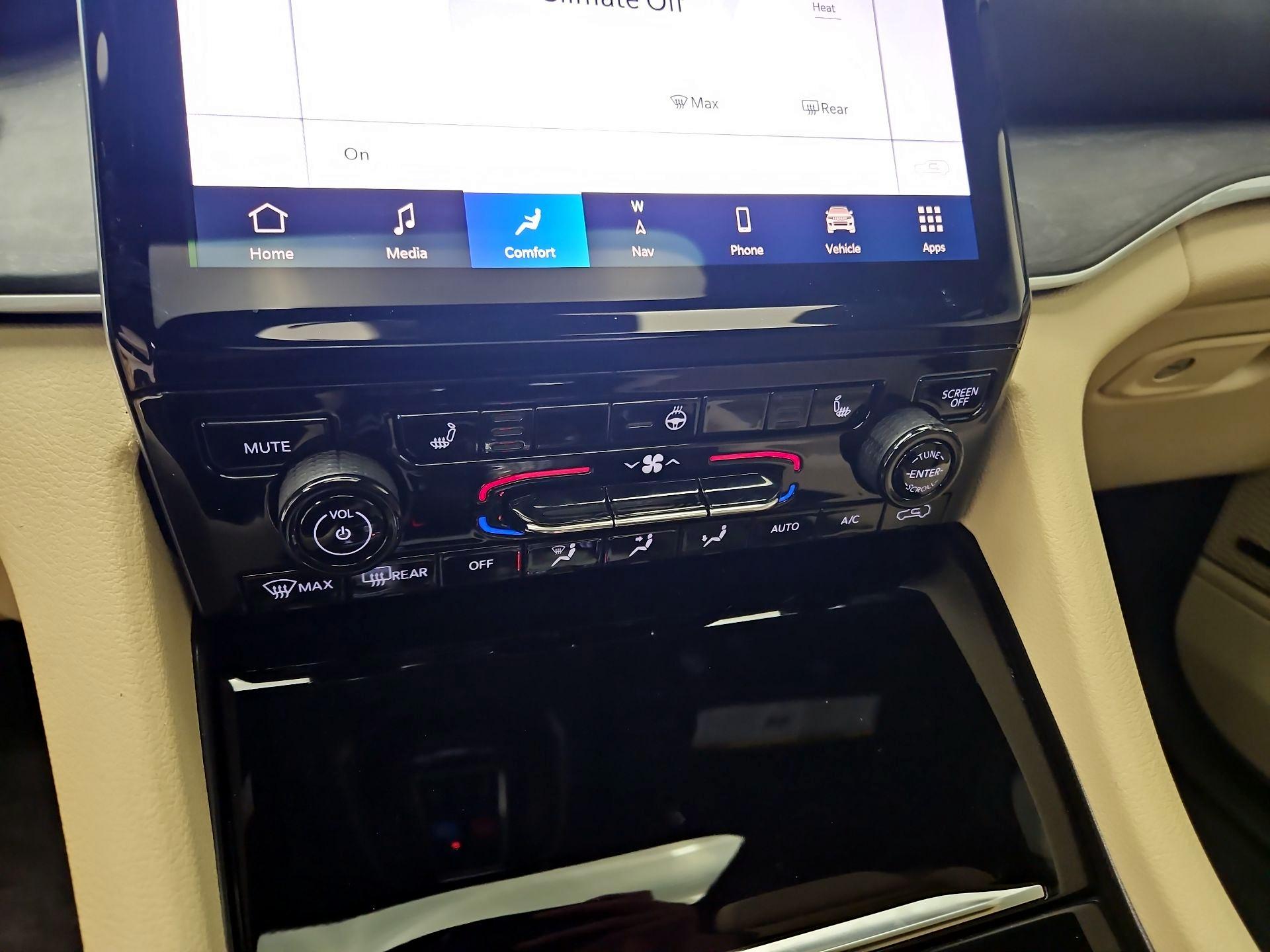 Thumbnail: 2025 Jeep Grand Cherokee - 17