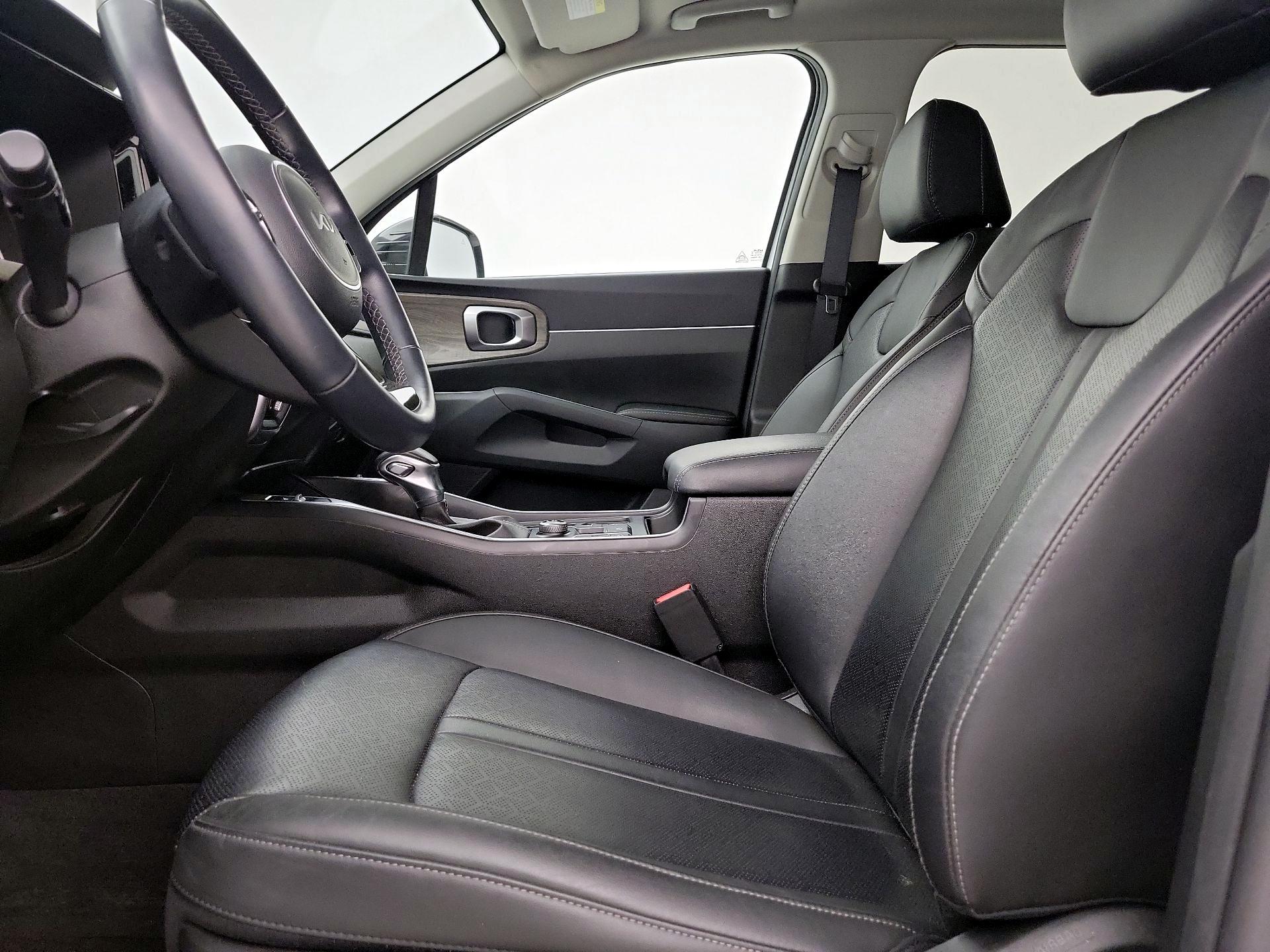 Thumbnail: 2023 Kia Sorento - 11