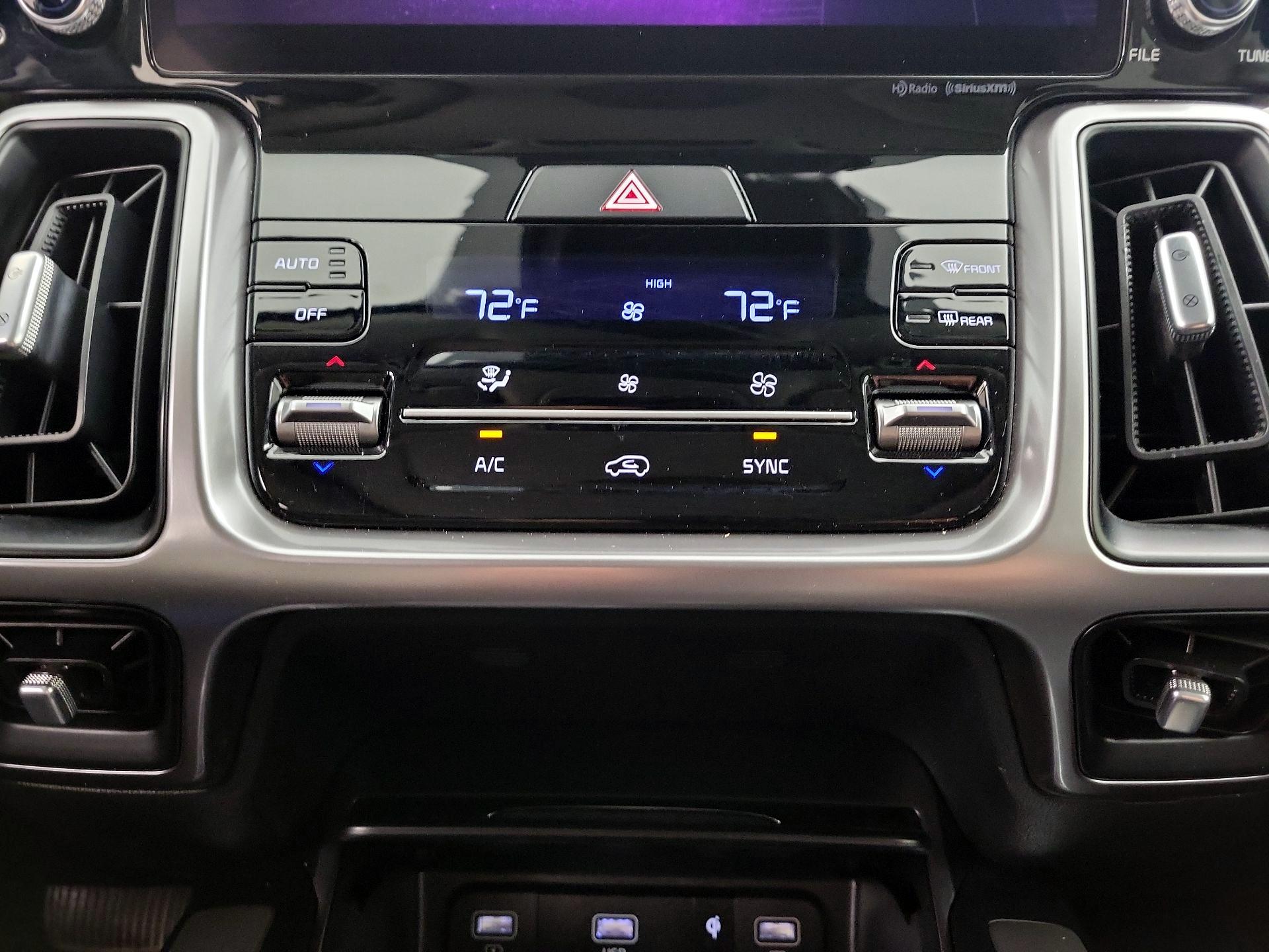 Thumbnail: 2023 Kia Sorento - 17