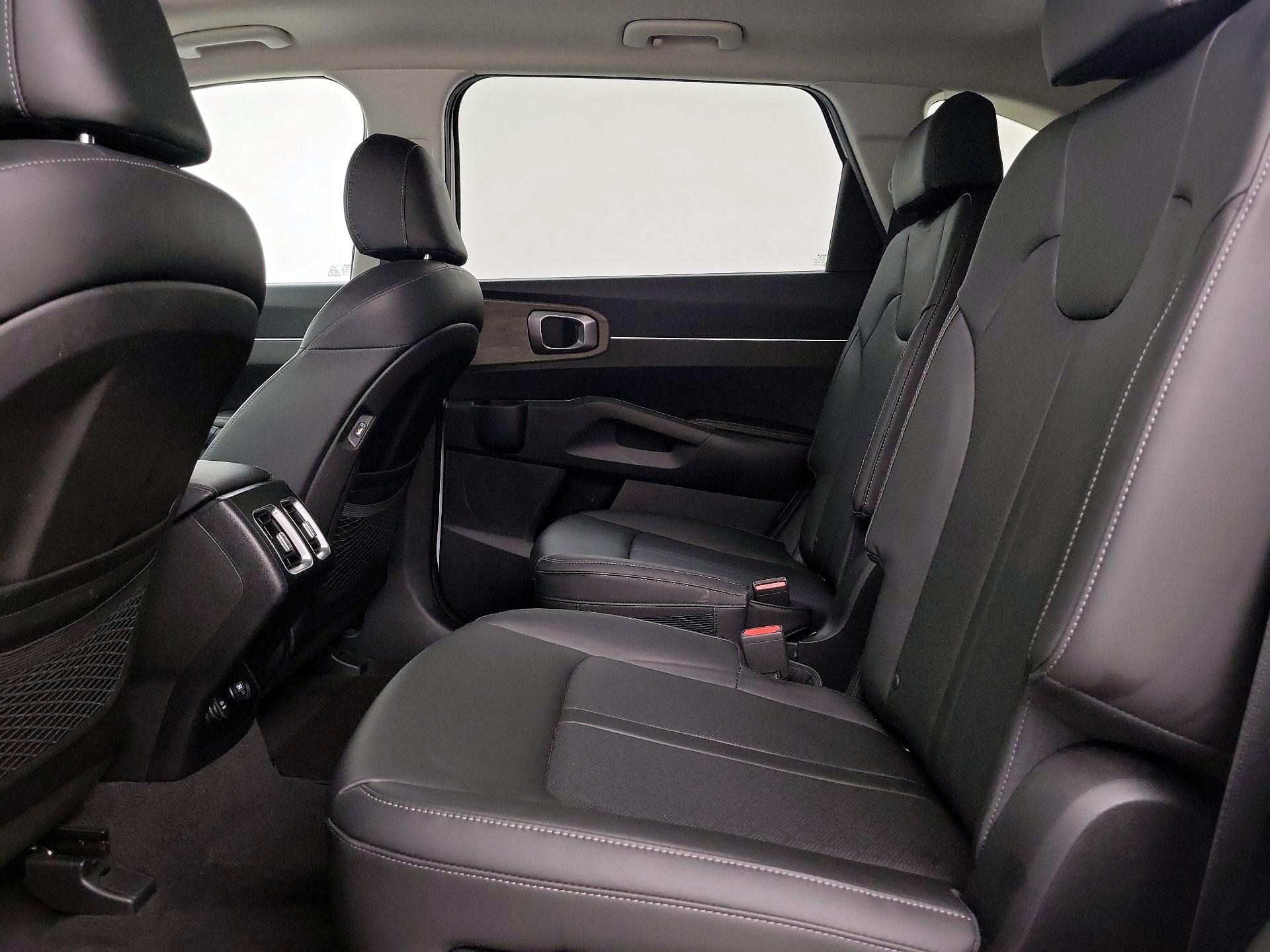 Thumbnail: 2023 Kia Sorento - 20