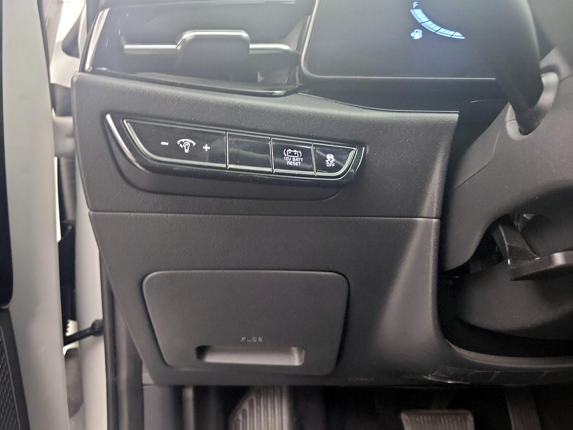 Thumbnail: 2023 Kia Niro - 13