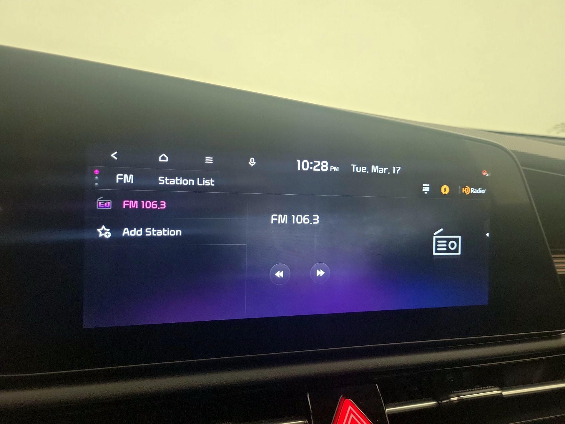 Thumbnail: 2023 Kia Niro - 16