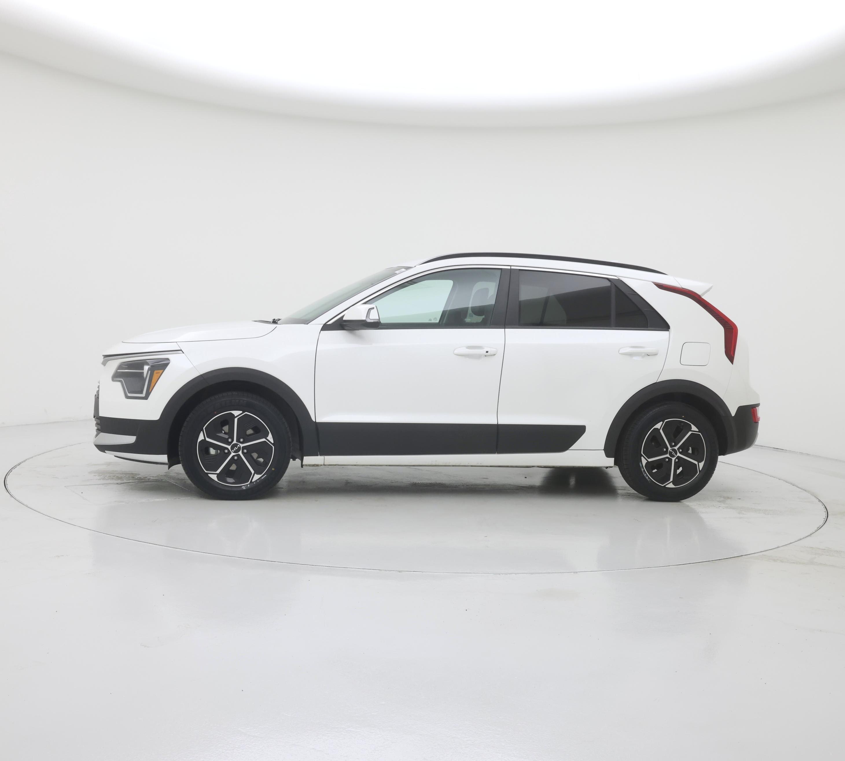 Thumbnail: 2023 Kia Niro - 3