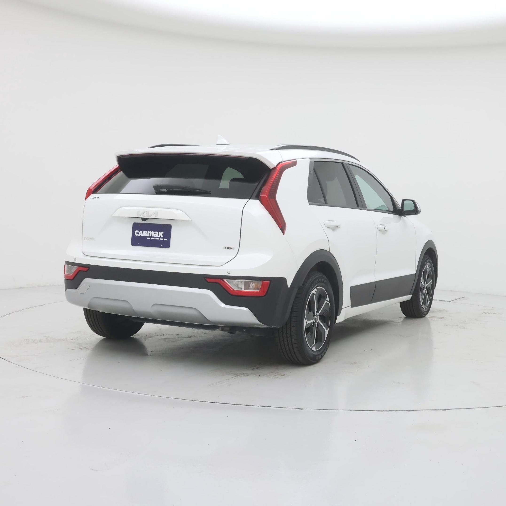 Thumbnail: 2023 Kia Niro - 8