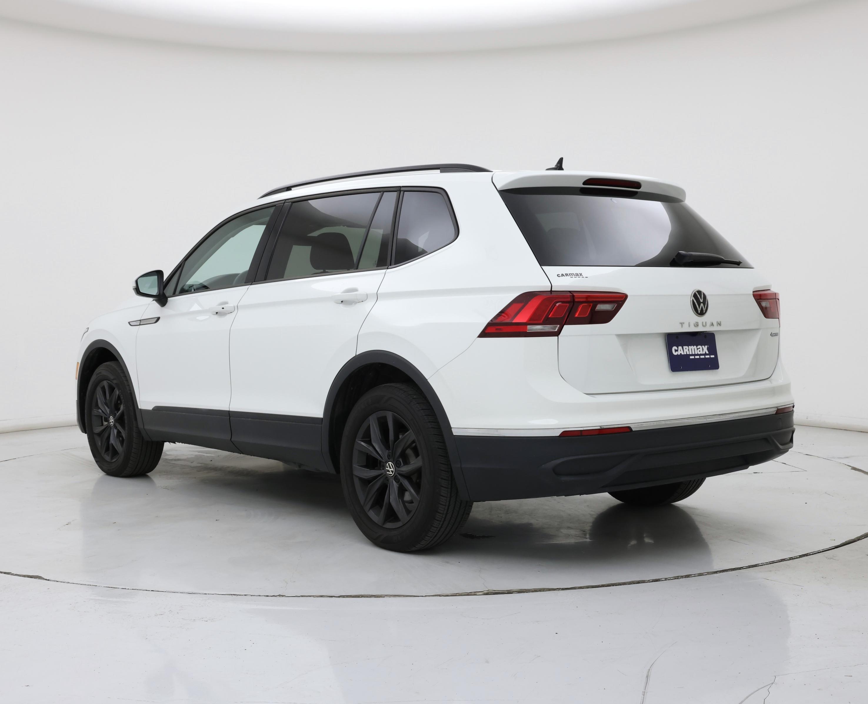 Thumbnail: 2024 Volkswagen Tiguan - 2