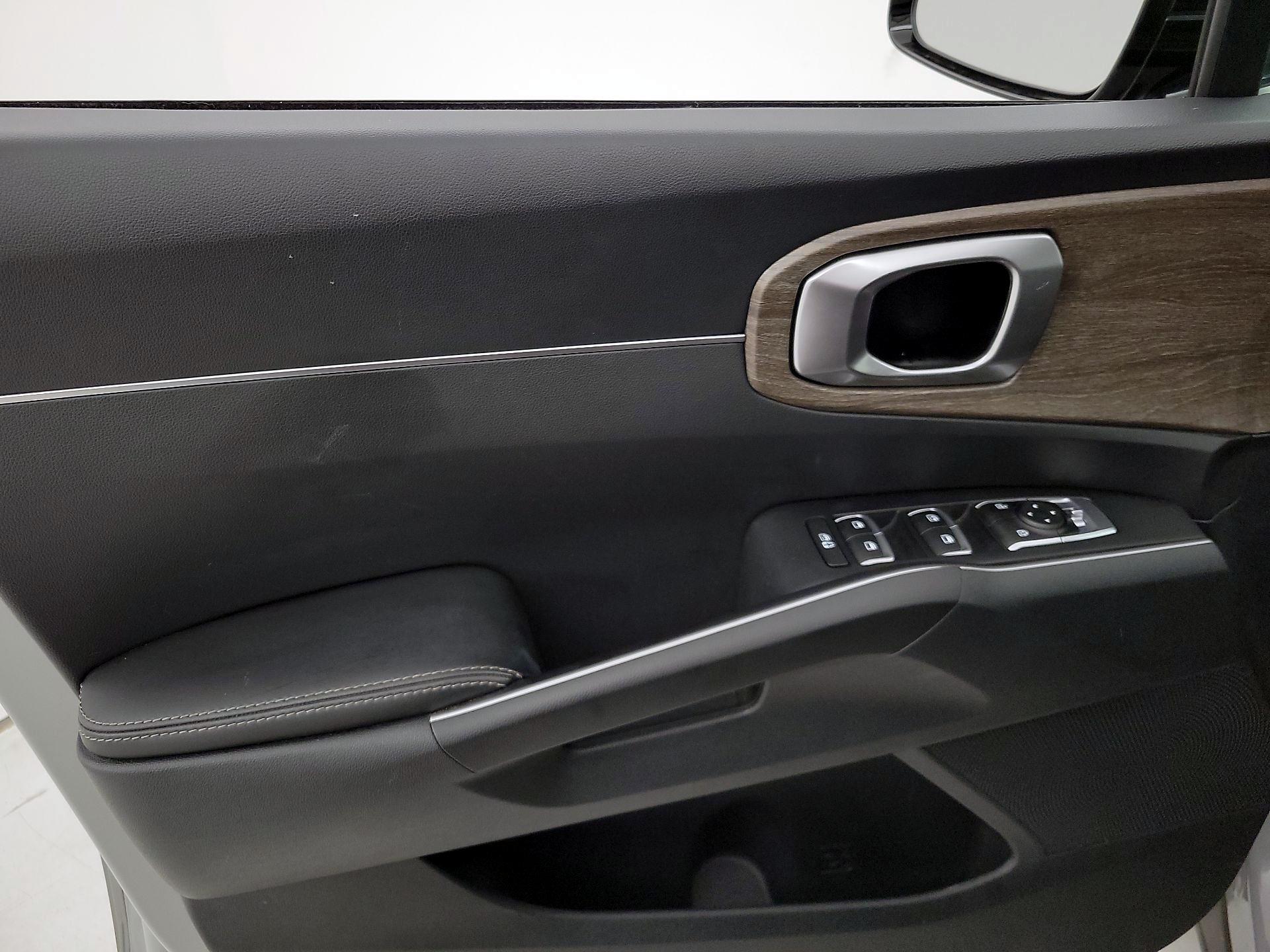 Thumbnail: 2022 Kia Sorento - 12