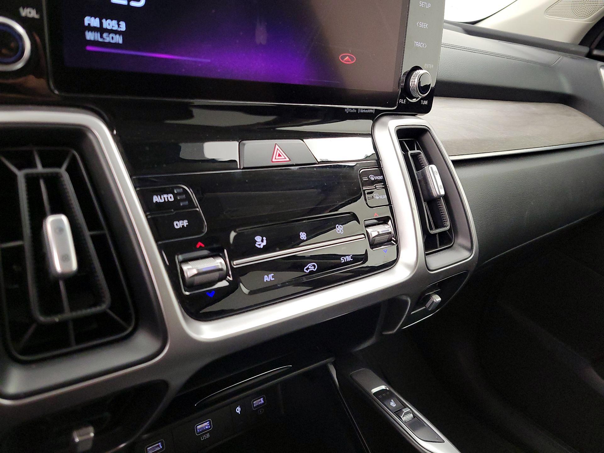 Thumbnail: 2022 Kia Sorento - 17