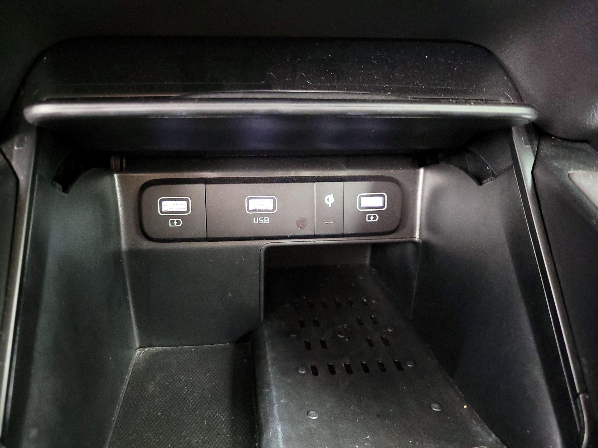 Thumbnail: 2022 Kia Sorento - 19