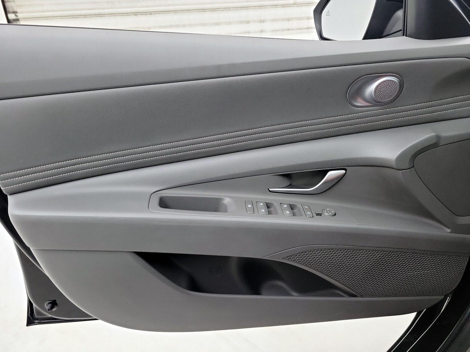 Thumbnail: 2025 Hyundai Elantra - 12