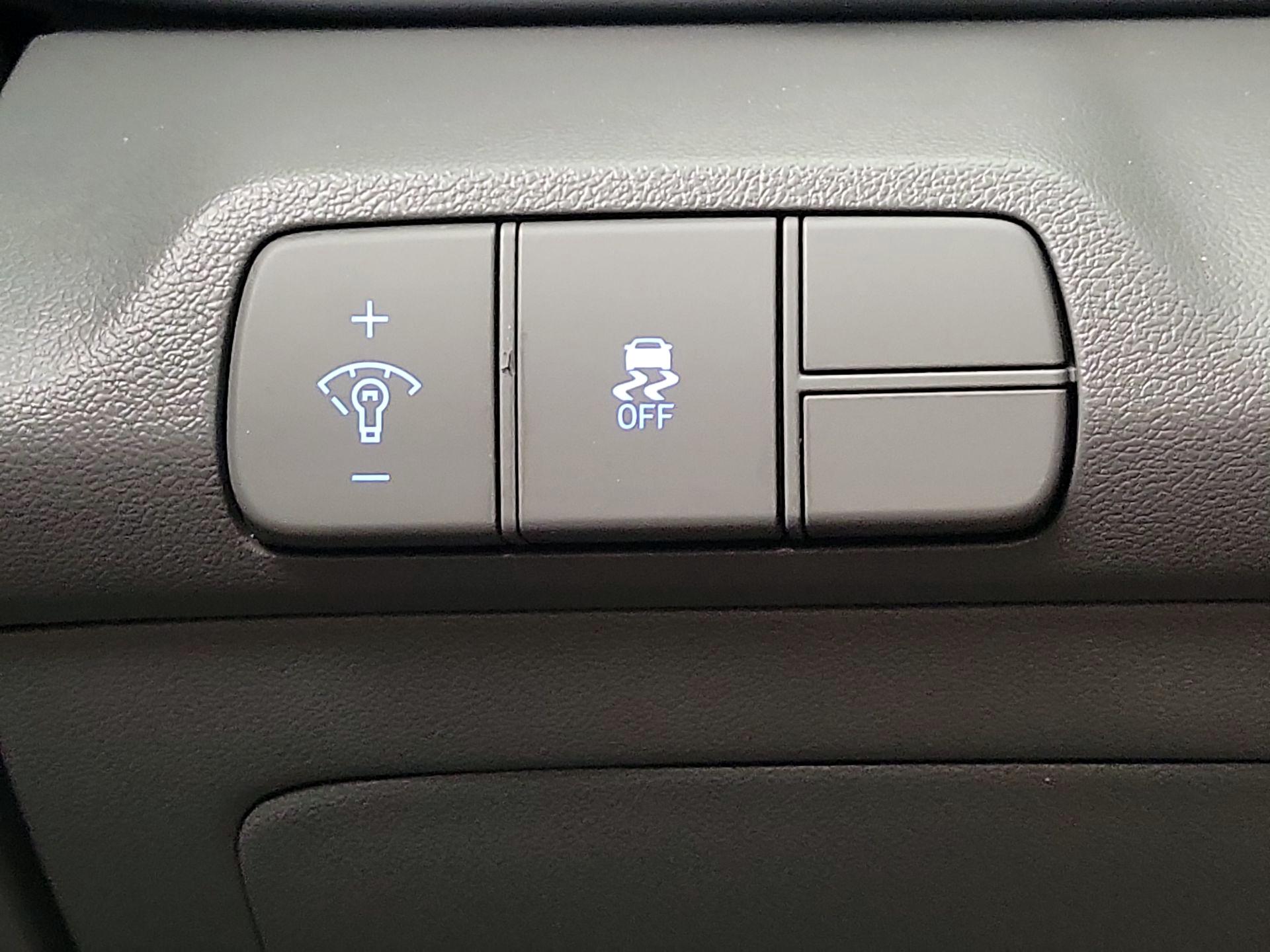 Thumbnail: 2025 Hyundai Elantra - 13