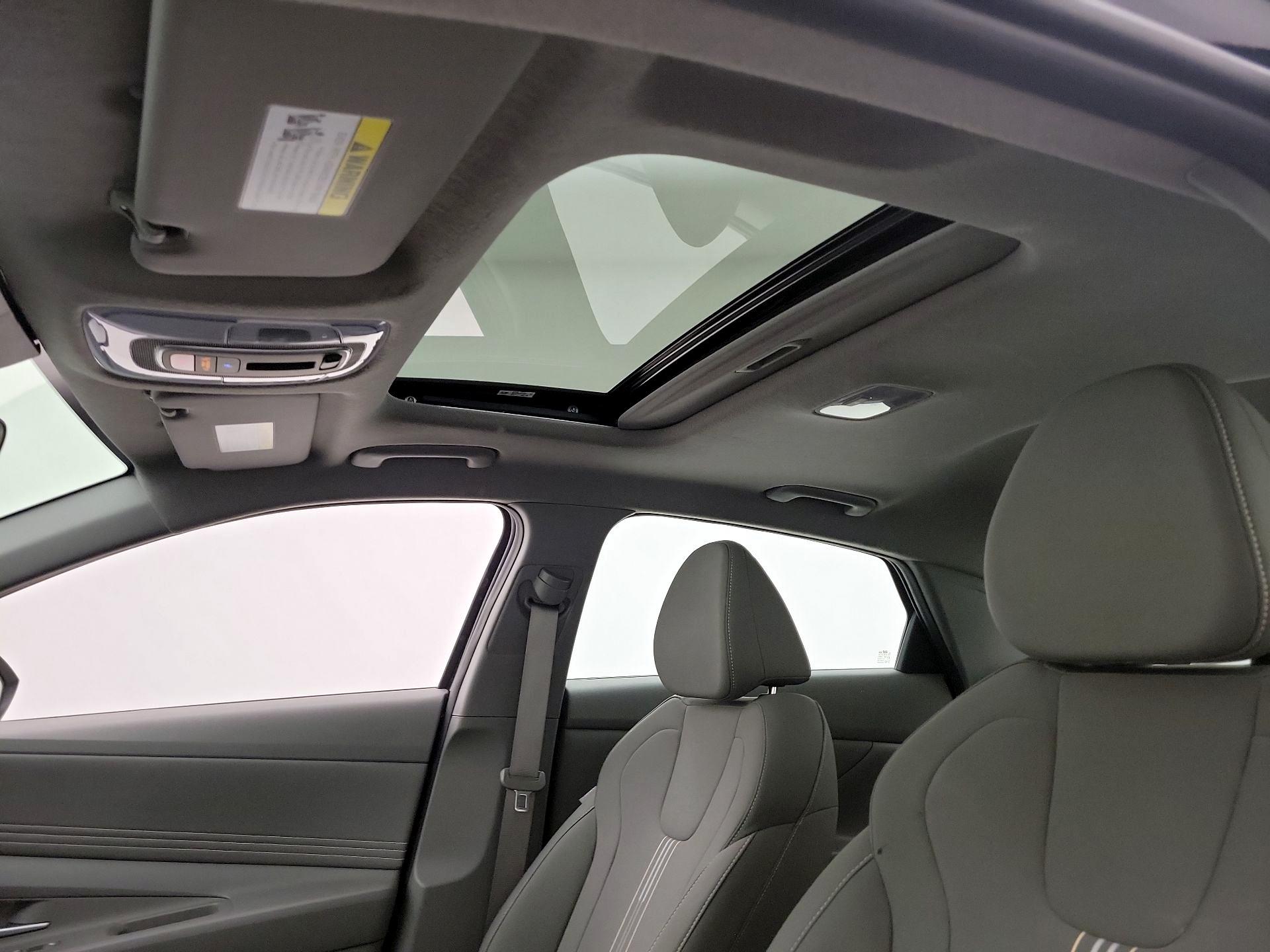 Thumbnail: 2025 Hyundai Elantra - 20