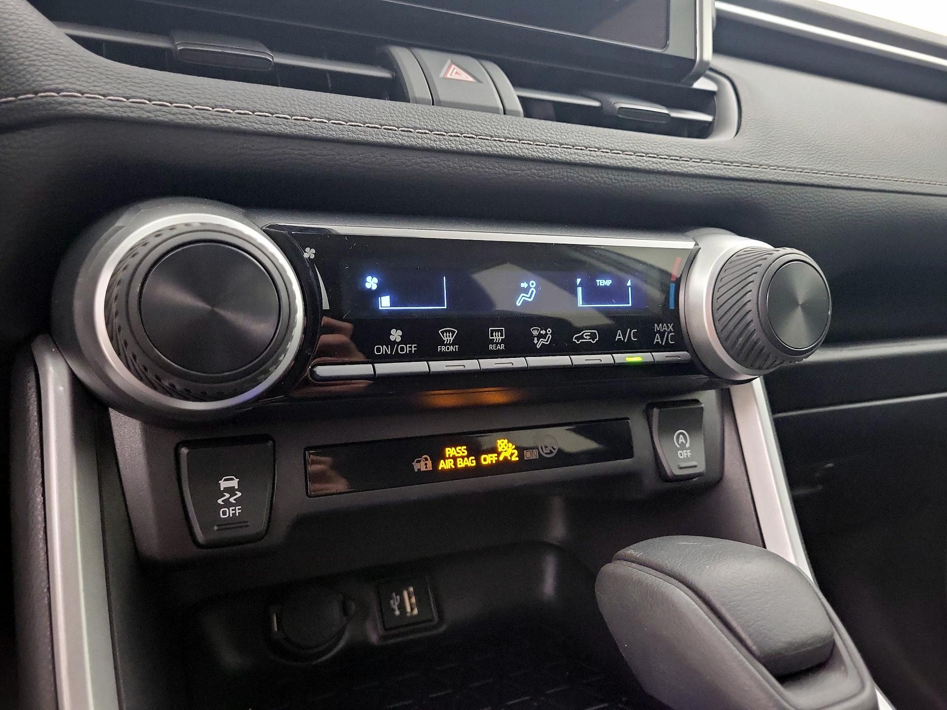 Thumbnail: 2025 Toyota RAV4 - 16