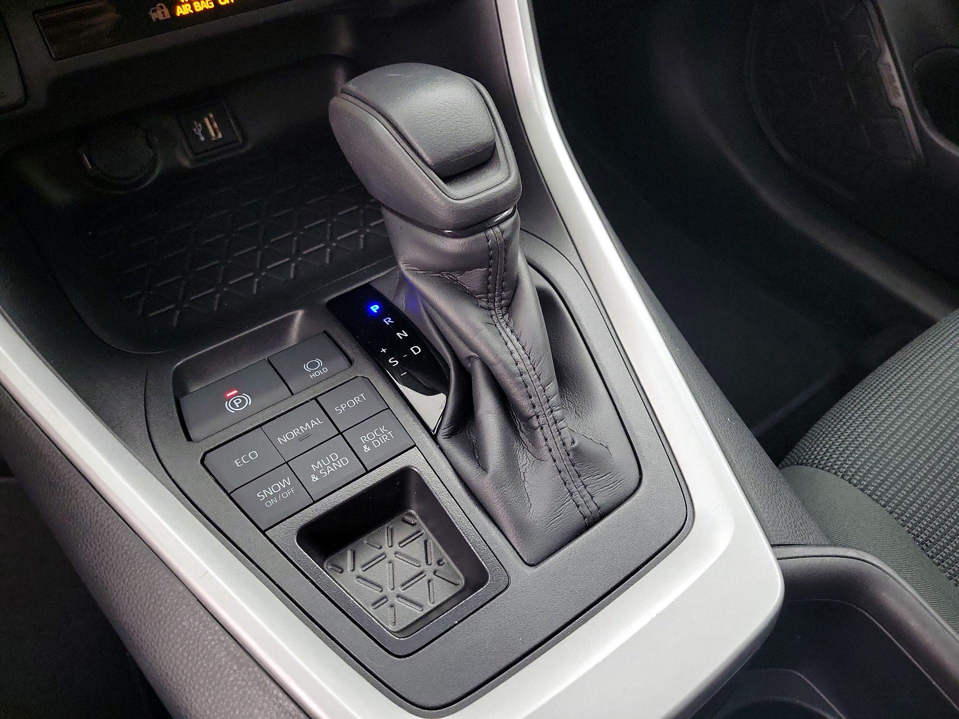 Thumbnail: 2025 Toyota RAV4 - 17