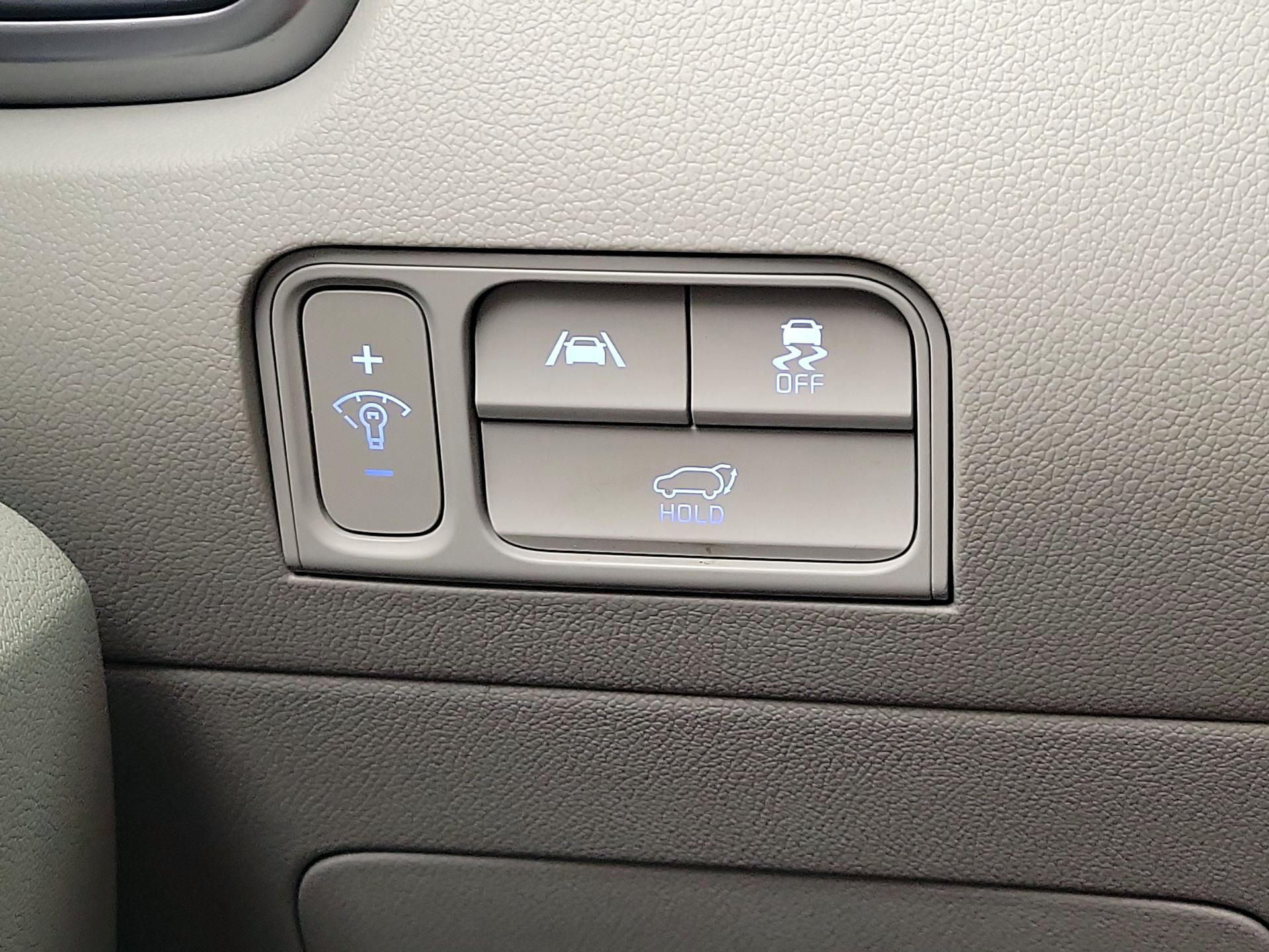 Thumbnail: 2023 Kia Sorento - 13