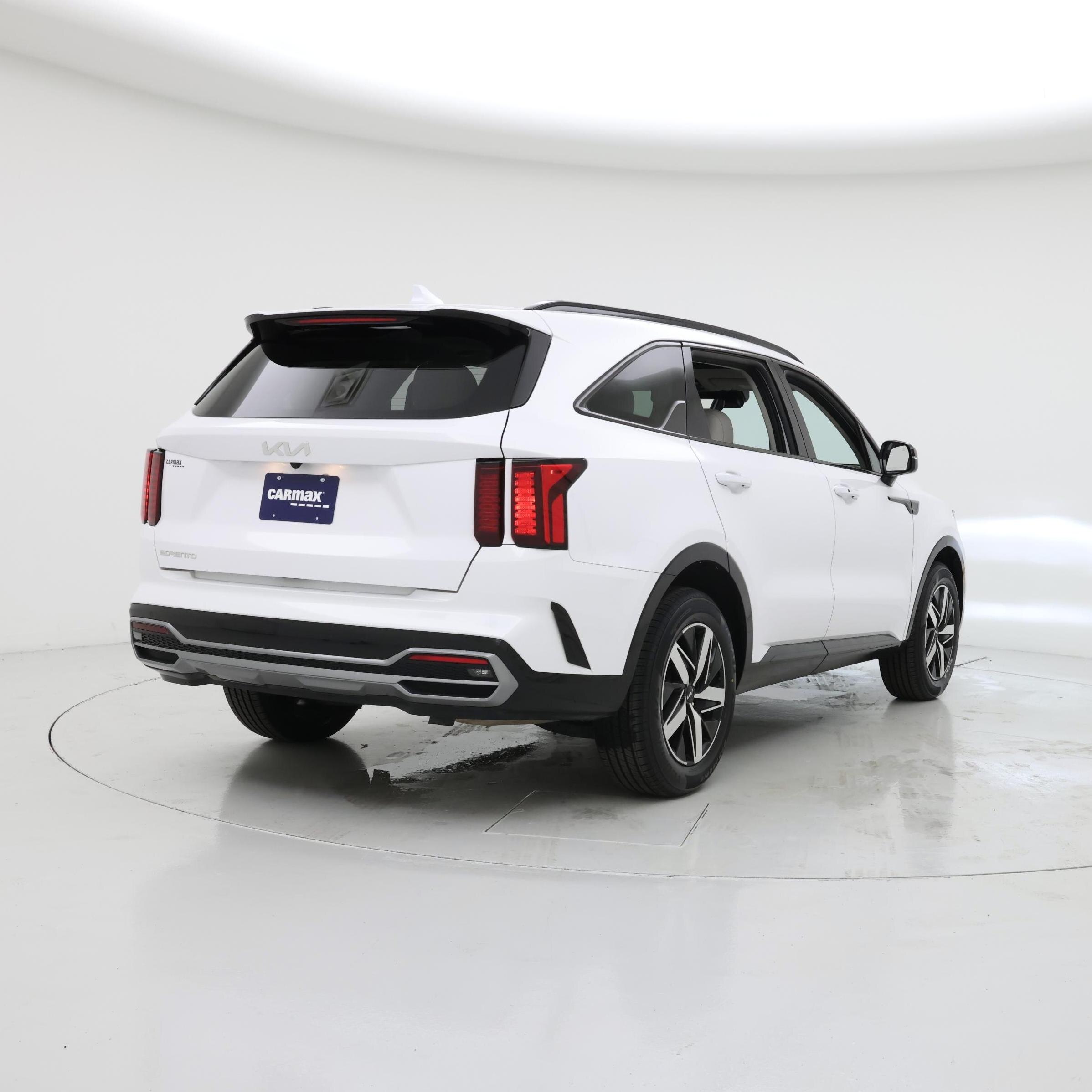 Thumbnail: 2023 Kia Sorento - 8